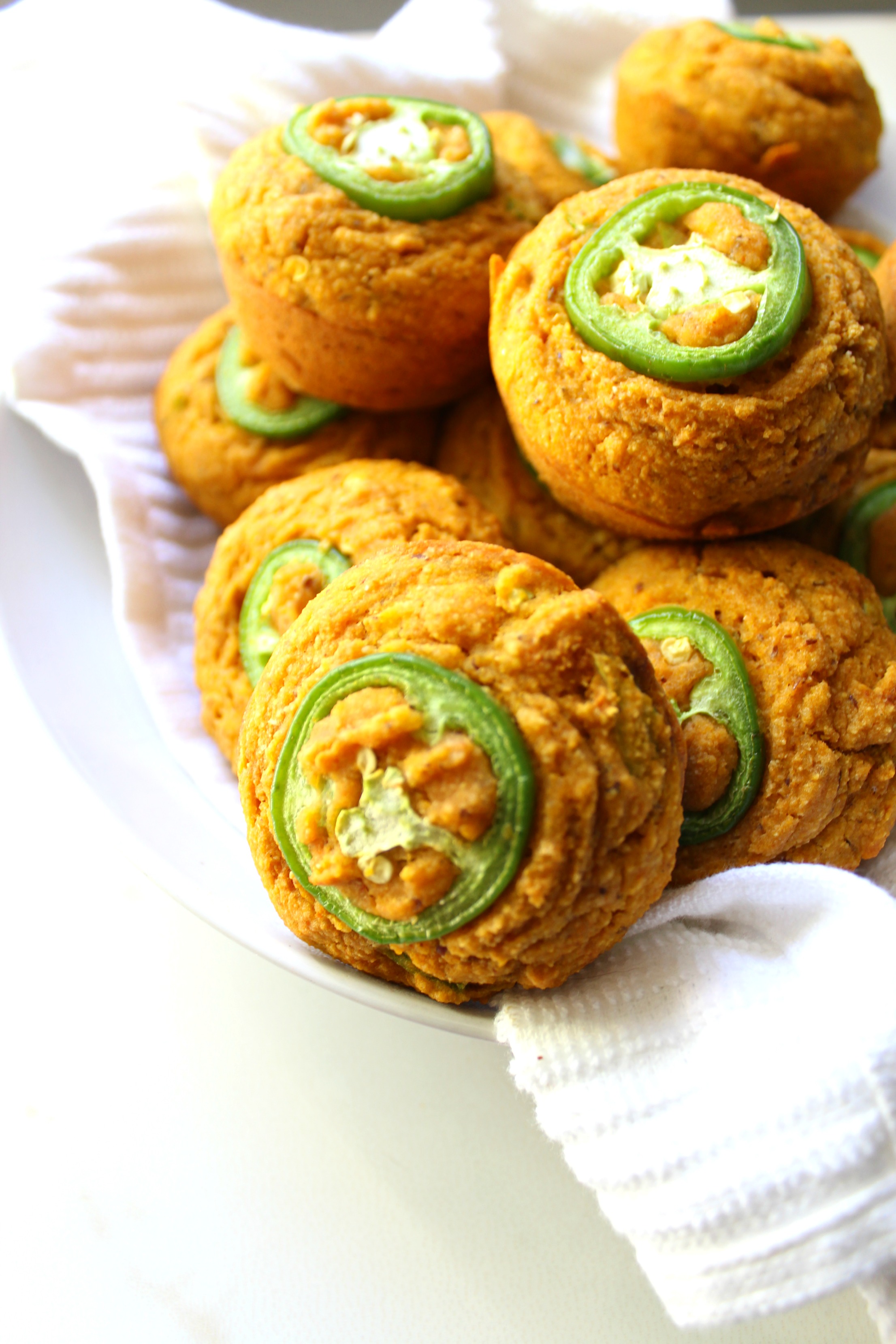 These Vegan Jalapeño Cornbread Muffins are the perfect combo of spicy and sweet. Serve with vegan butter for a delicious & savory side dish | ThisSavoryVegan.com #thanksgiving #vegan