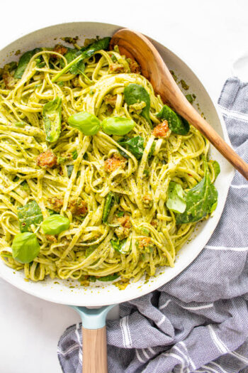This Vegan Spicy Sausage Pesto Pasta is perfectly creamy, slightly spicy and totally filling. Loaded with greens to make it a complete meal | ThisSavoryVegan.com #thissavoryvegan #veganpasta #pestopasta