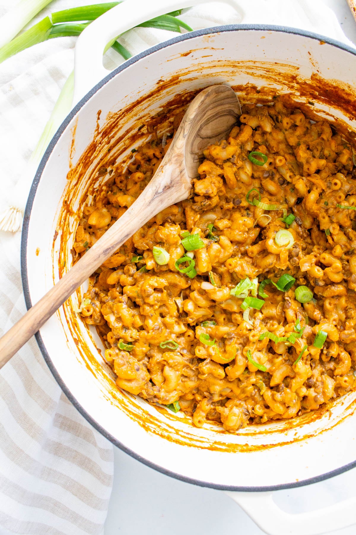 This One-Pot Vegan Hamburger Helper is 100 times tastier (and healthier) than the classic boxed dinner. Made with lentils for plenty of fiber and protein | ThisSavoryVegan.com #thissavoryvegan #vegan #hamburgerhelper