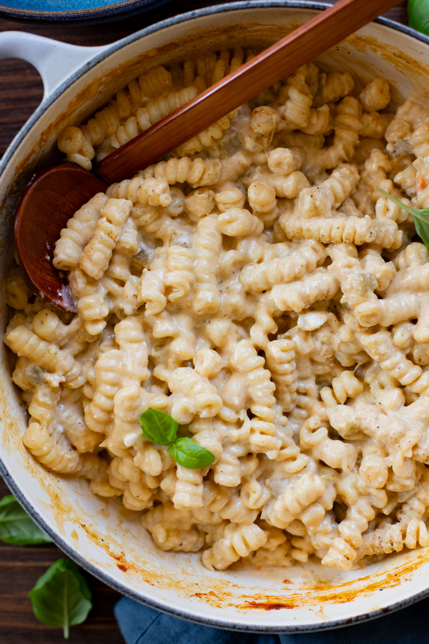 This Stovetop Vegan Mac & Cheese is made with 3 kinds of non-dairy cheese, green chiles and dry seasonings. The perfect one-pot recipe | ThisSavoryVegan.com #veganmacandcheese #onnepotrecipes #veganpasta