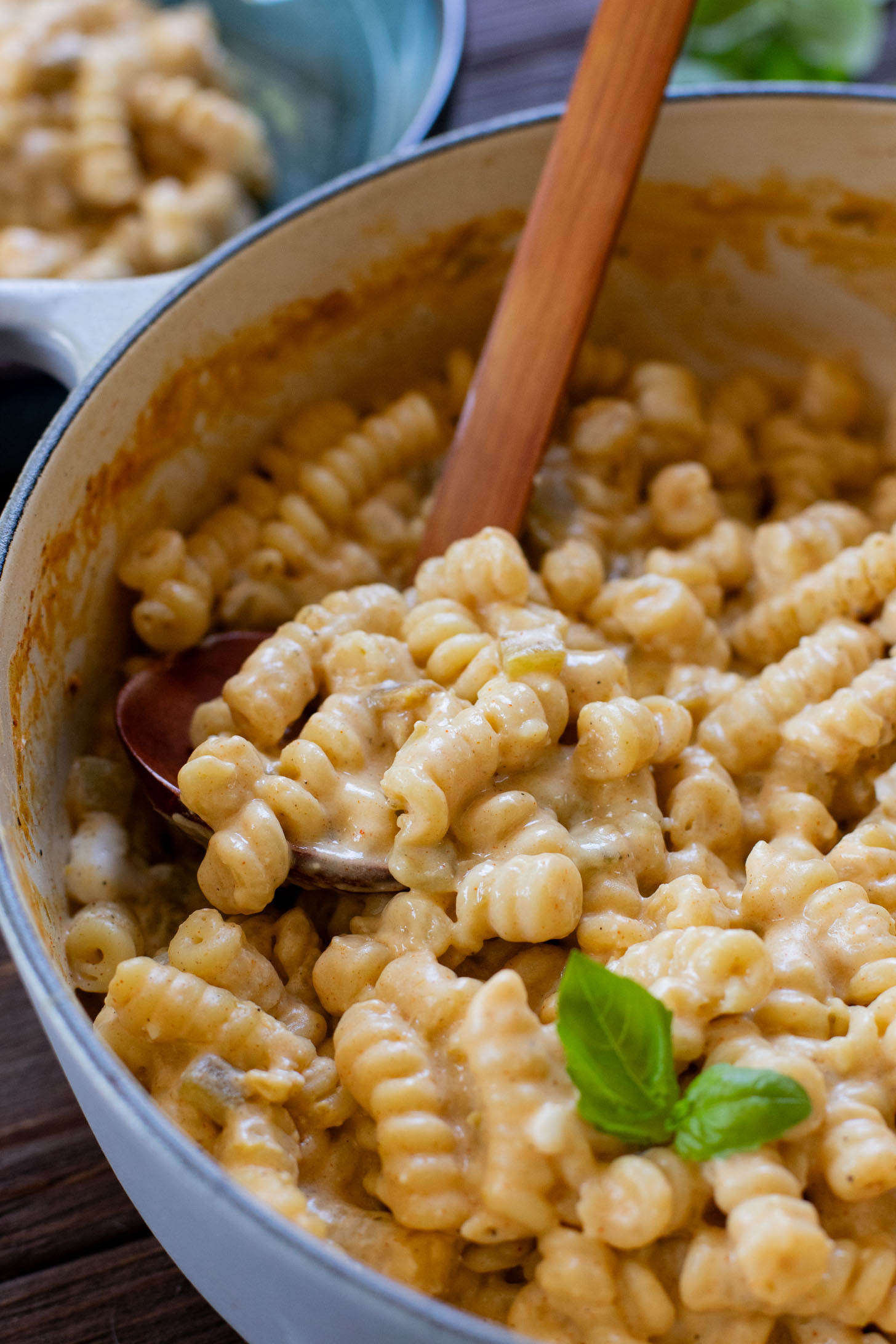 This Stovetop Vegan Mac & Cheese is made with 3 kinds of non-dairy cheese, green chiles and dry seasonings. The perfect one-pot recipe | ThisSavoryVegan.com #veganmacandcheese #onnepotrecipes #veganpasta