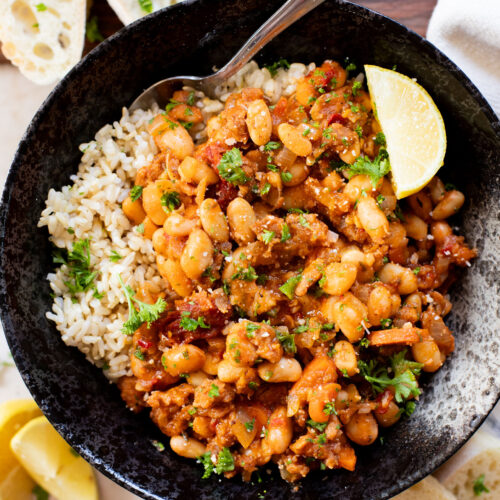Savory, simple and delicious, these Italian Beans & Rice are made with vegan sausage, veggies, white beans and brown rice | ThisSavoryVegan.com #thissavoryvegan #easydinnerideas #weeknightdinnerideas