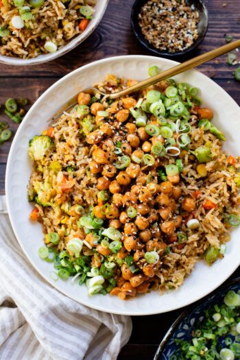Red Curry Chickpeas & Broccoli Rice is the perfect vegan weeknight dinner idea! Healthy, veggie-packed rice and chickpeas in coconut curry sauce | ThisSavoryVegan.com #thissavoryvegan #veganweeknightdinner #veggierecipes
