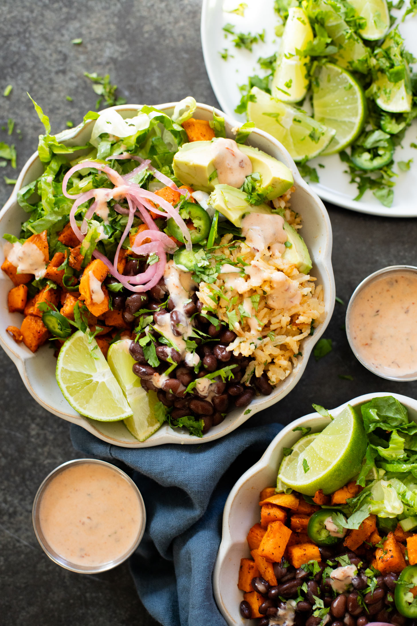 These Cauliflower Rice Sweet Potato Bowls are better tasting vegan Chipotle burrito bowls. A plant-based dinner everyone will love | ThisSavoryVegan.com #thissavoryvegan #grainbowls #veganchipotledupe