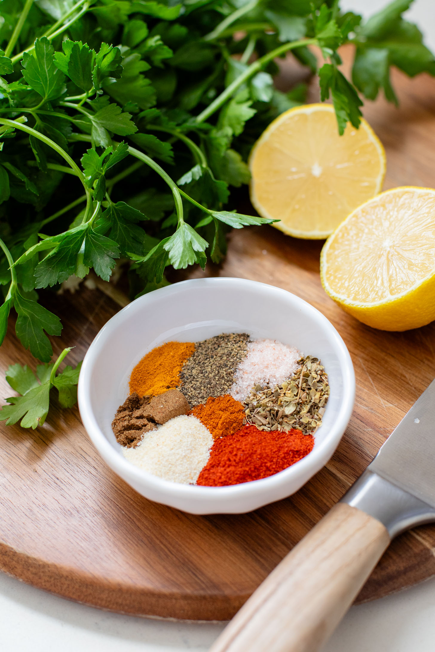 This Quinoa Tabbouleh with Baked Tofu is a high protein vegan recipe. Filled with healthy grains, fresh herbs & seasoned tofu | ThisSavoryVegan.com #thissavoryvegan #tabboulehsalad #highproteinvegan