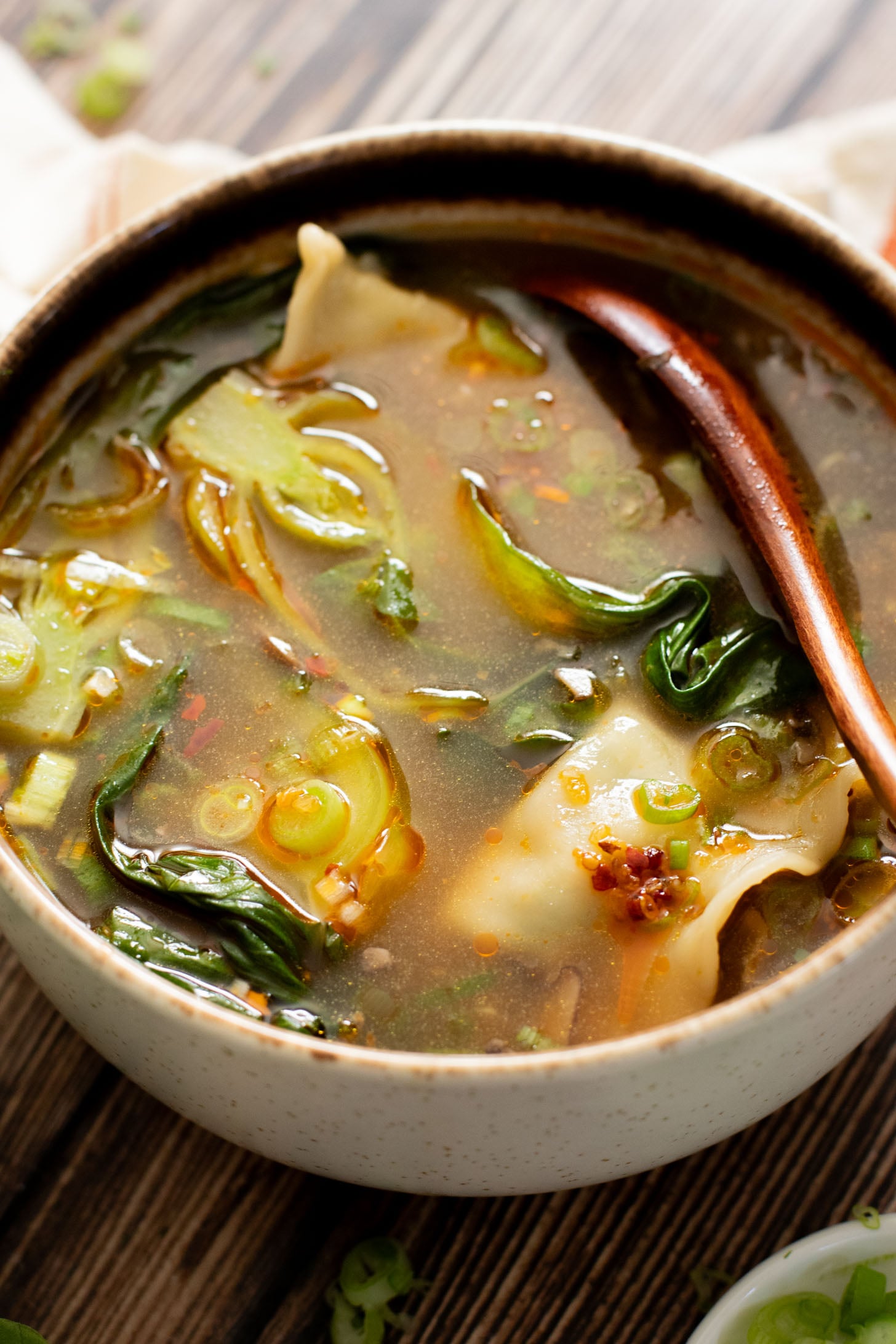 This Simple Vegan Wonton Soup comes together in 30 minutes, is a one-pot dinner and requires minimal ingredients | ThisSavoryVegan.com #thissavoryvegan #vegansoup #wontonsoup