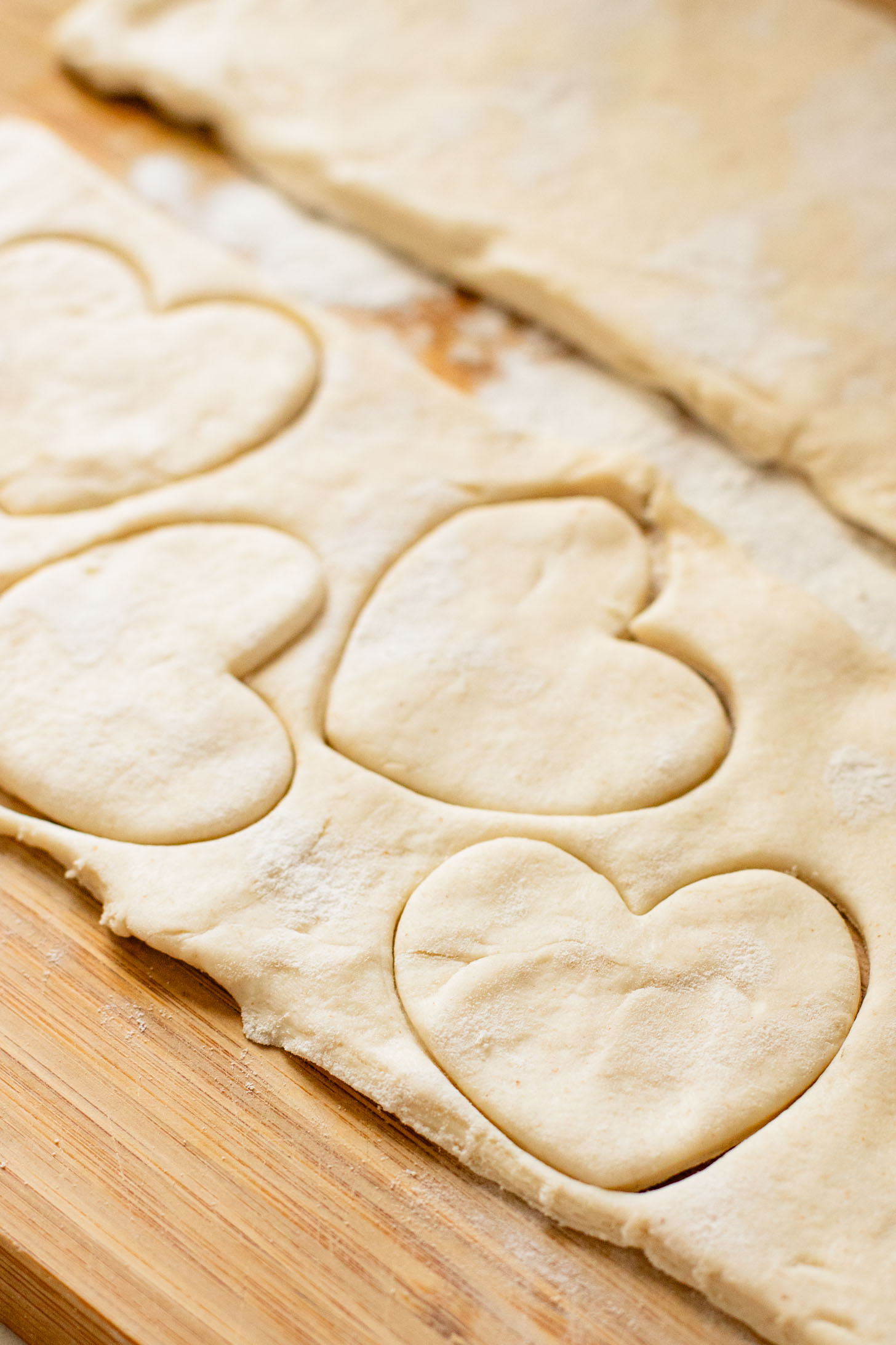 This Smoky Tomato Soup with Heart-Shaped Croutons is the perfect vegan Valentine's day recipe! Cozy, comforting and heart-warming food | ThisSavoryVegan.com #thissavoryvegan #heartshapedrecipes #valentinesdayrecipes