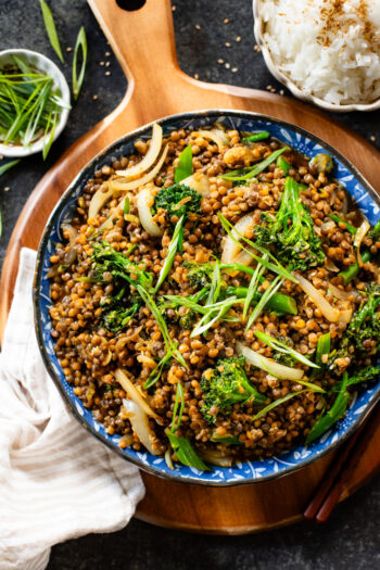 This Soyaki Lentils & Broccolini recipe is a great vegan weeknight dinner! Requires just a few ingredients and 20 minutes to make | ThisSavoryVegan.com #thissavoryvegan #weeknightdinners #onepotrecipes