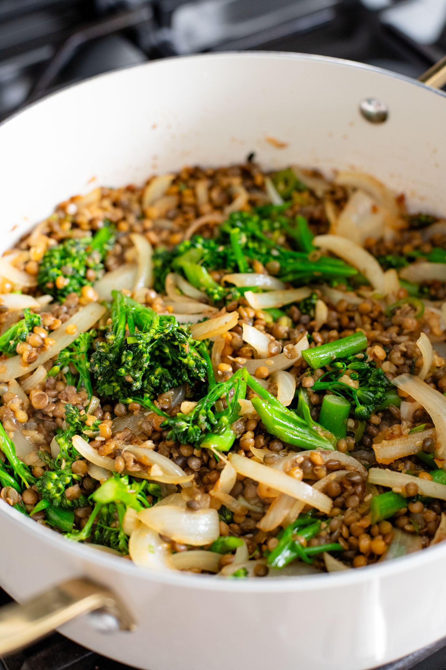 This Soyaki Lentils & Broccolini recipe is a great vegan weeknight dinner! Requires just a few ingredients and 20 minutes to make | ThisSavoryVegan.com #thissavoryvegan #weeknightdinners #onepotrecipes