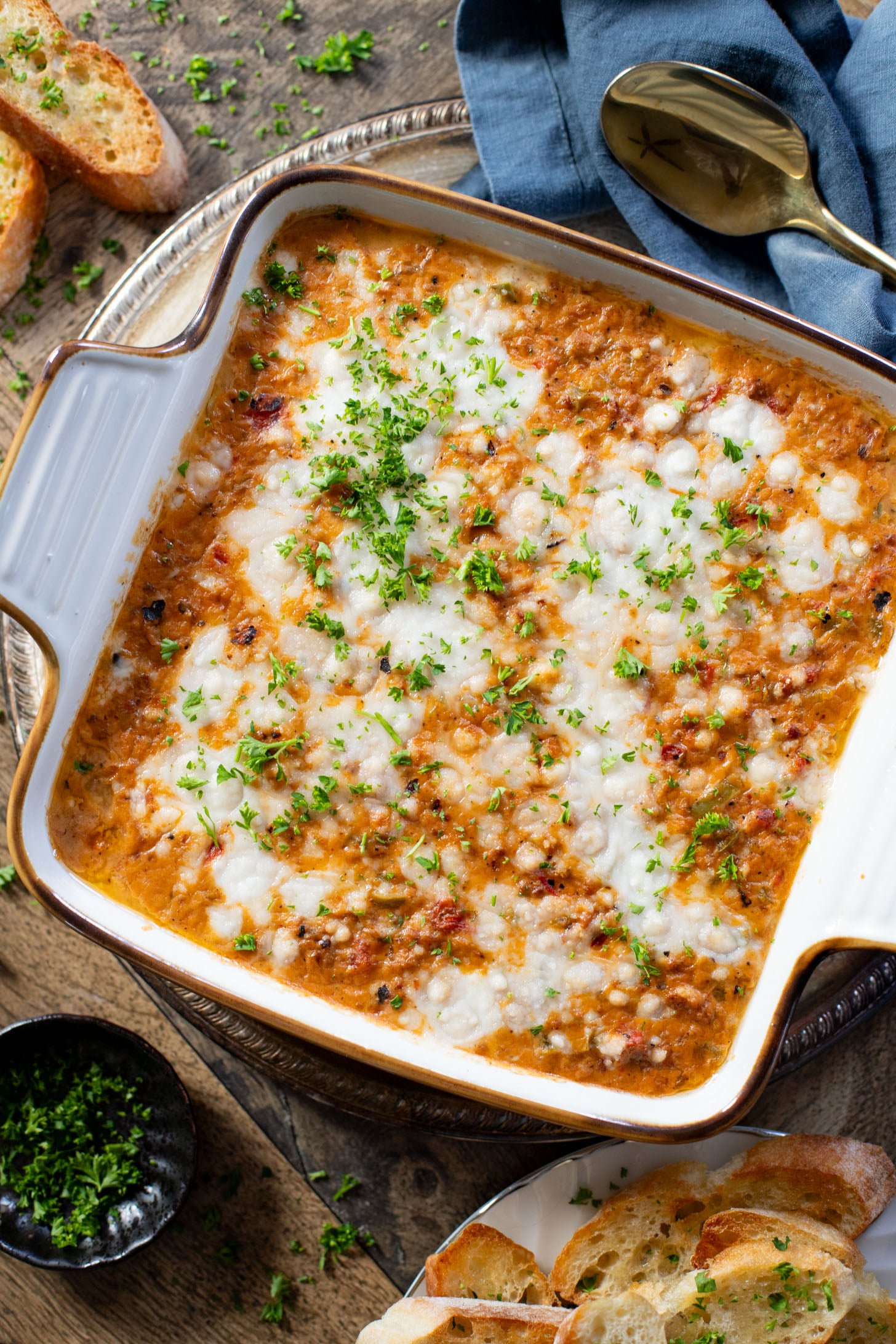 This Vegan Sloppy Joe Dip is the perfect party or game day appetizer. This is comfort food at its finest - delicious, simple and a crowd pleaser | ThisSavoryVegan.com #thissavoryvegan #gamedayappetizers #veganappetizers