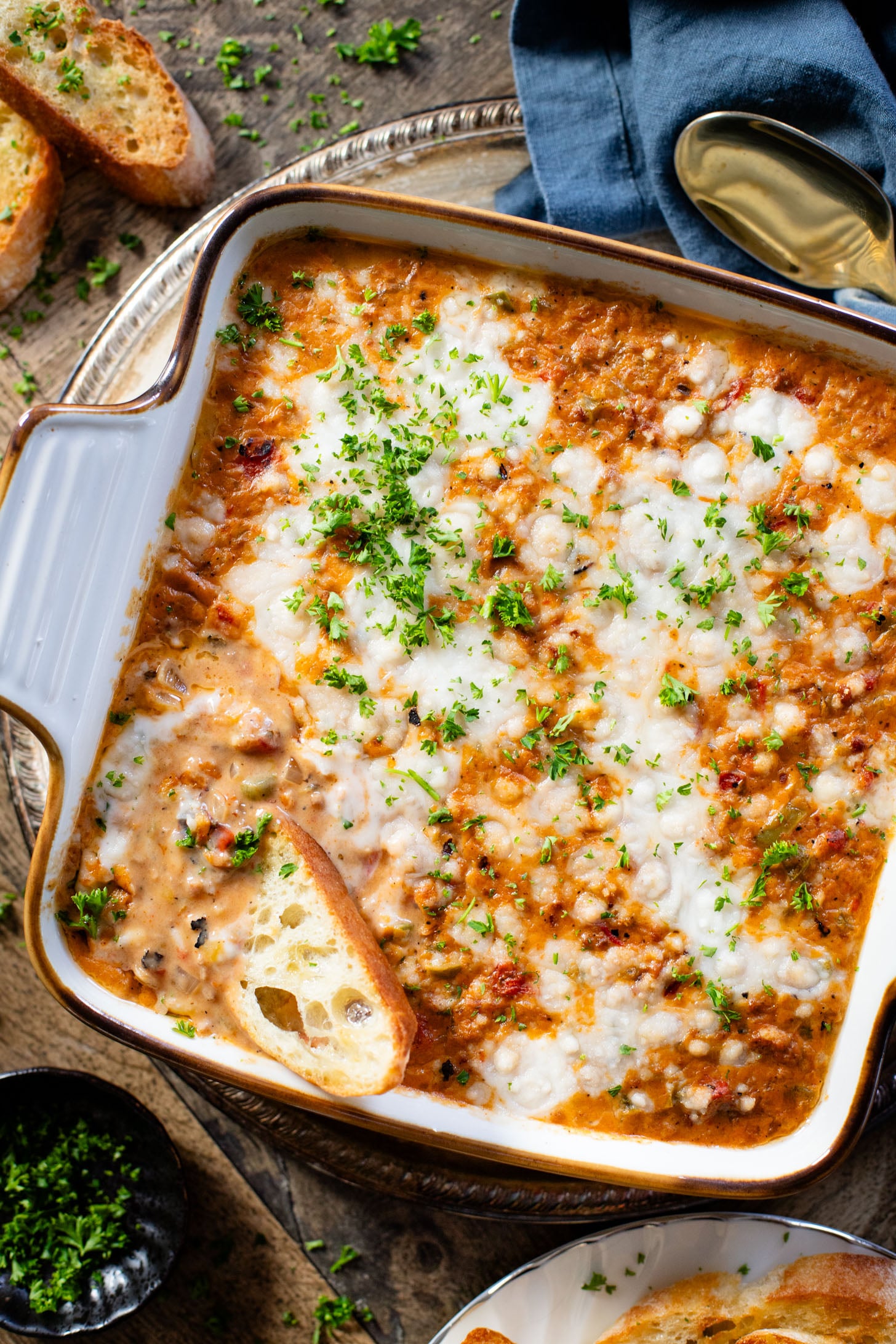 This Vegan Sloppy Joe Dip is the perfect party or game day appetizer. This is comfort food at its finest - delicious, simple and a crowd pleaser | ThisSavoryVegan.com #thissavoryvegan #gamedayappetizers #veganappetizers