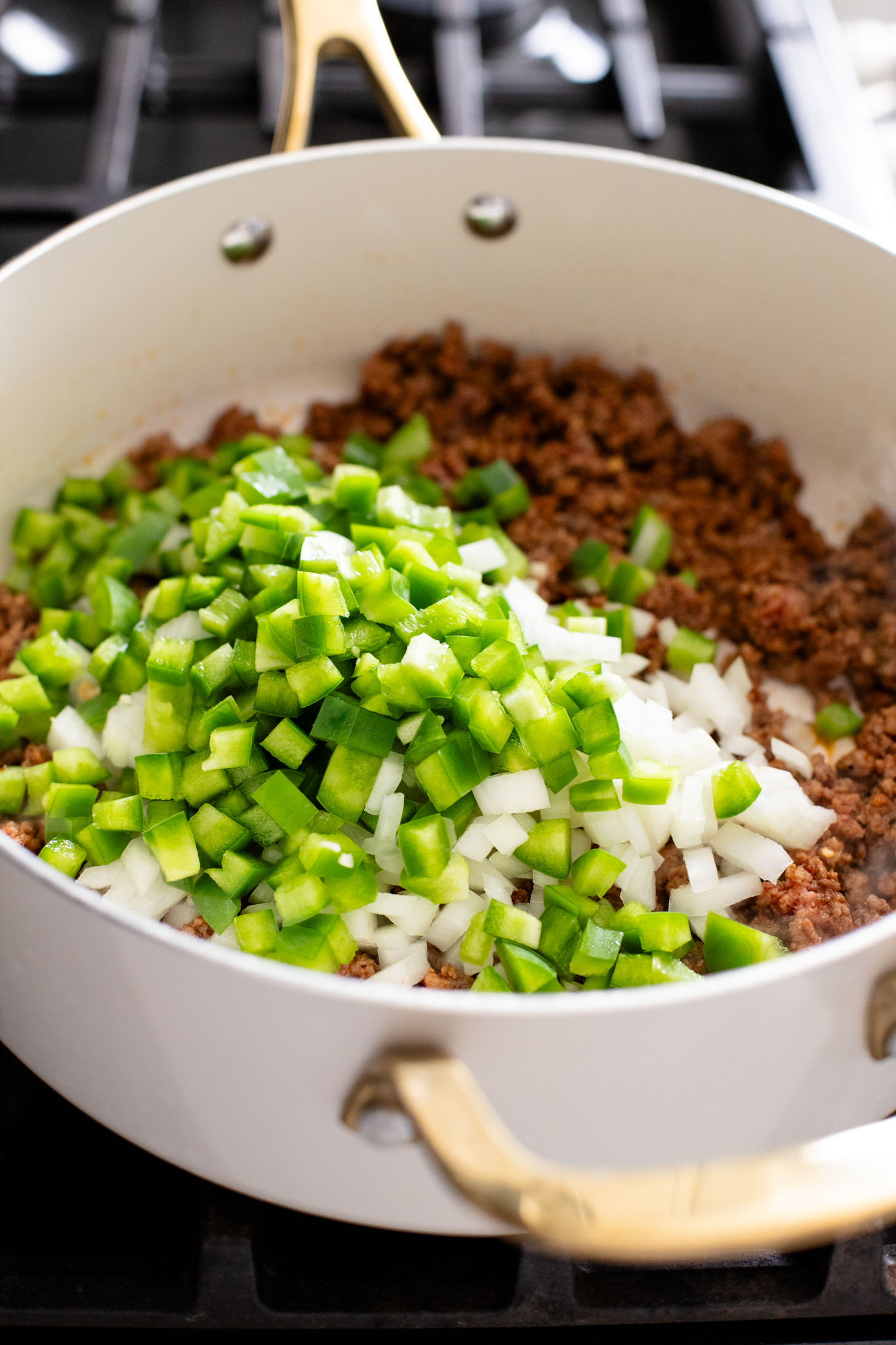 This Vegan Sloppy Joe Dip is the perfect party or game day appetizer. This is comfort food at its finest - delicious, simple and a crowd pleaser | ThisSavoryVegan.com #thissavoryvegan #gamedayappetizers #veganappetizers