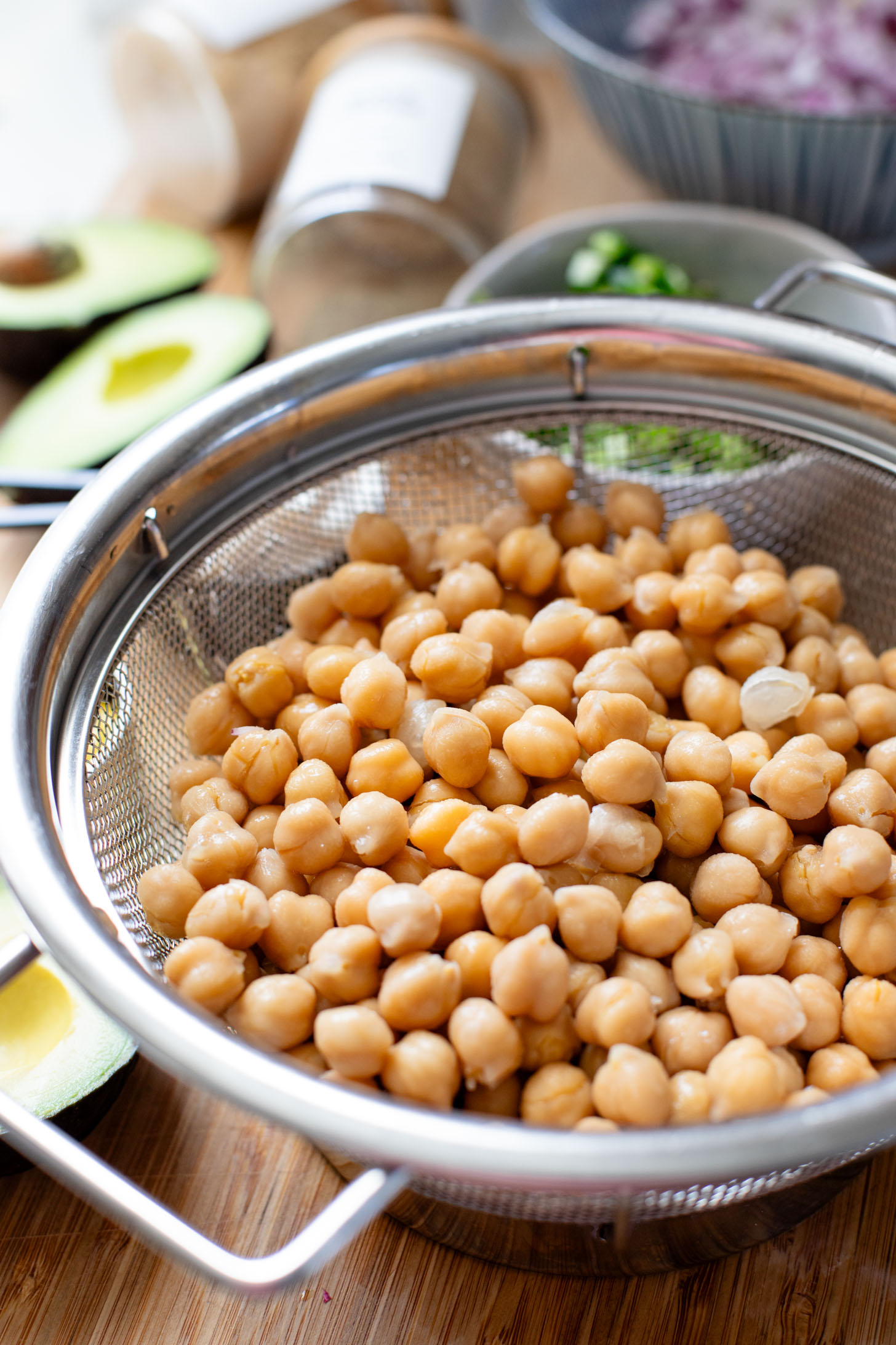 These Chickpea Salad Lettuce Wraps are a healthy & delicious vegan lunch or dinner! Quick to make and great for on-the-go | ThisSavoryVegan.com #thissavoryvegan #chickpeasalad #healthylunchideas