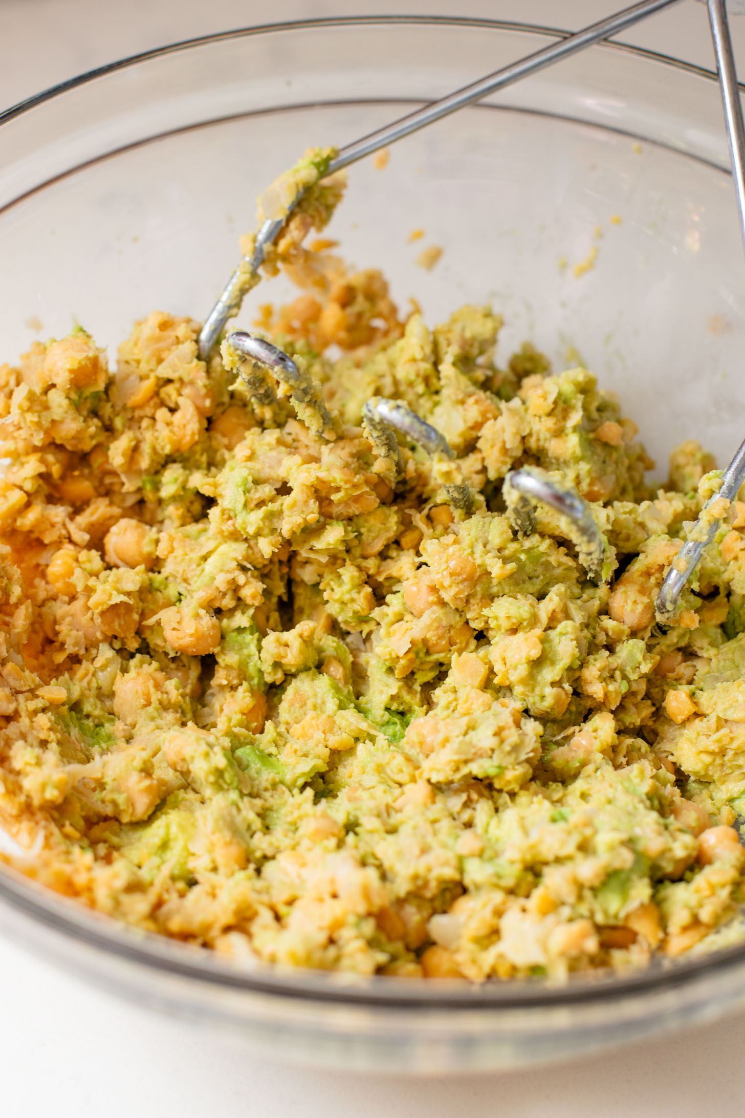 These Chickpea Salad Lettuce Wraps are a healthy & delicious vegan lunch or dinner! Quick to make and great for on-the-go | ThisSavoryVegan.com #thissavoryvegan #chickpeasalad #healthylunchideas