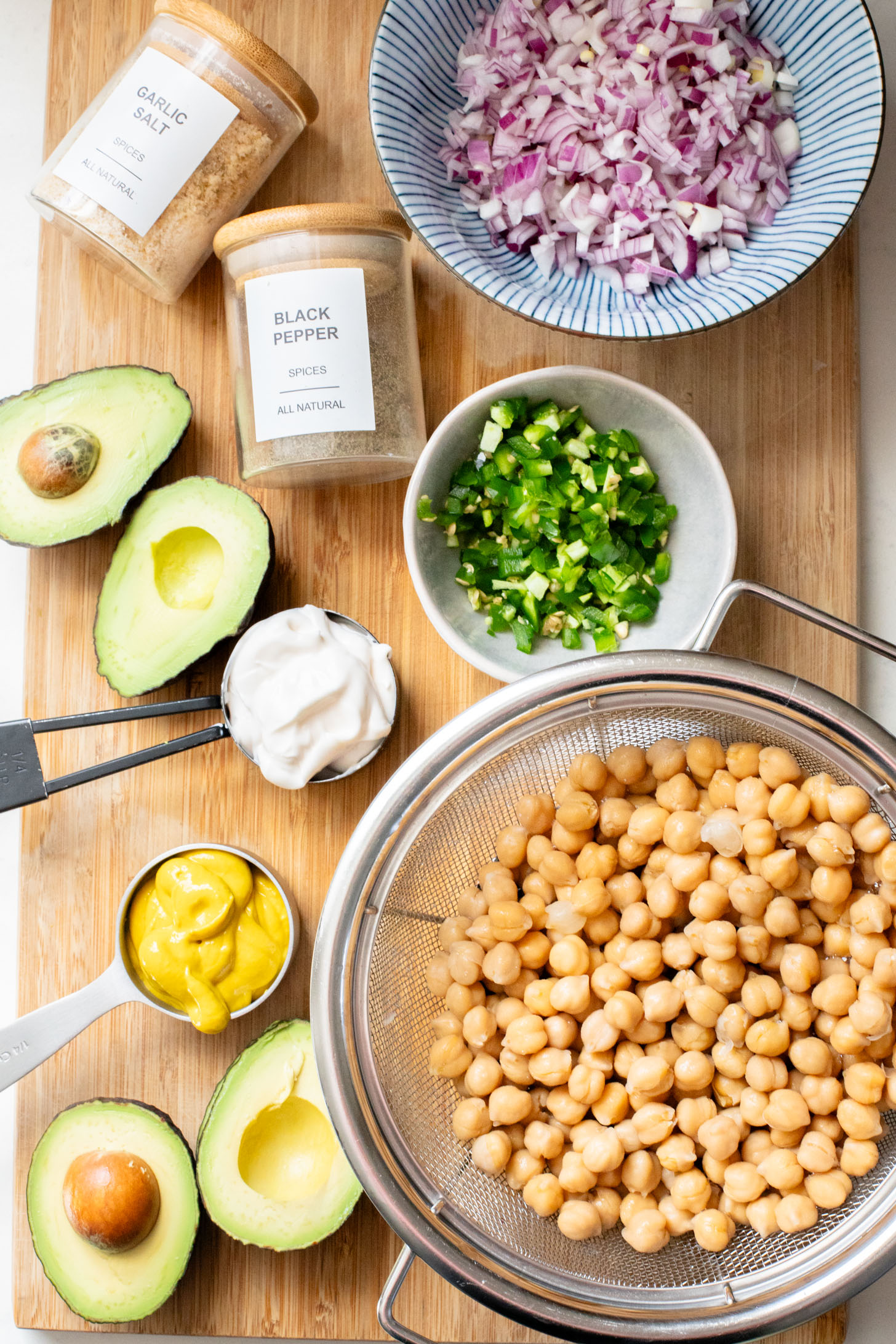 These Chickpea Salad Lettuce Wraps are a healthy & delicious vegan lunch or dinner! Quick to make and great for on-the-go | ThisSavoryVegan.com #thissavoryvegan #chickpeasalad #healthylunchideas