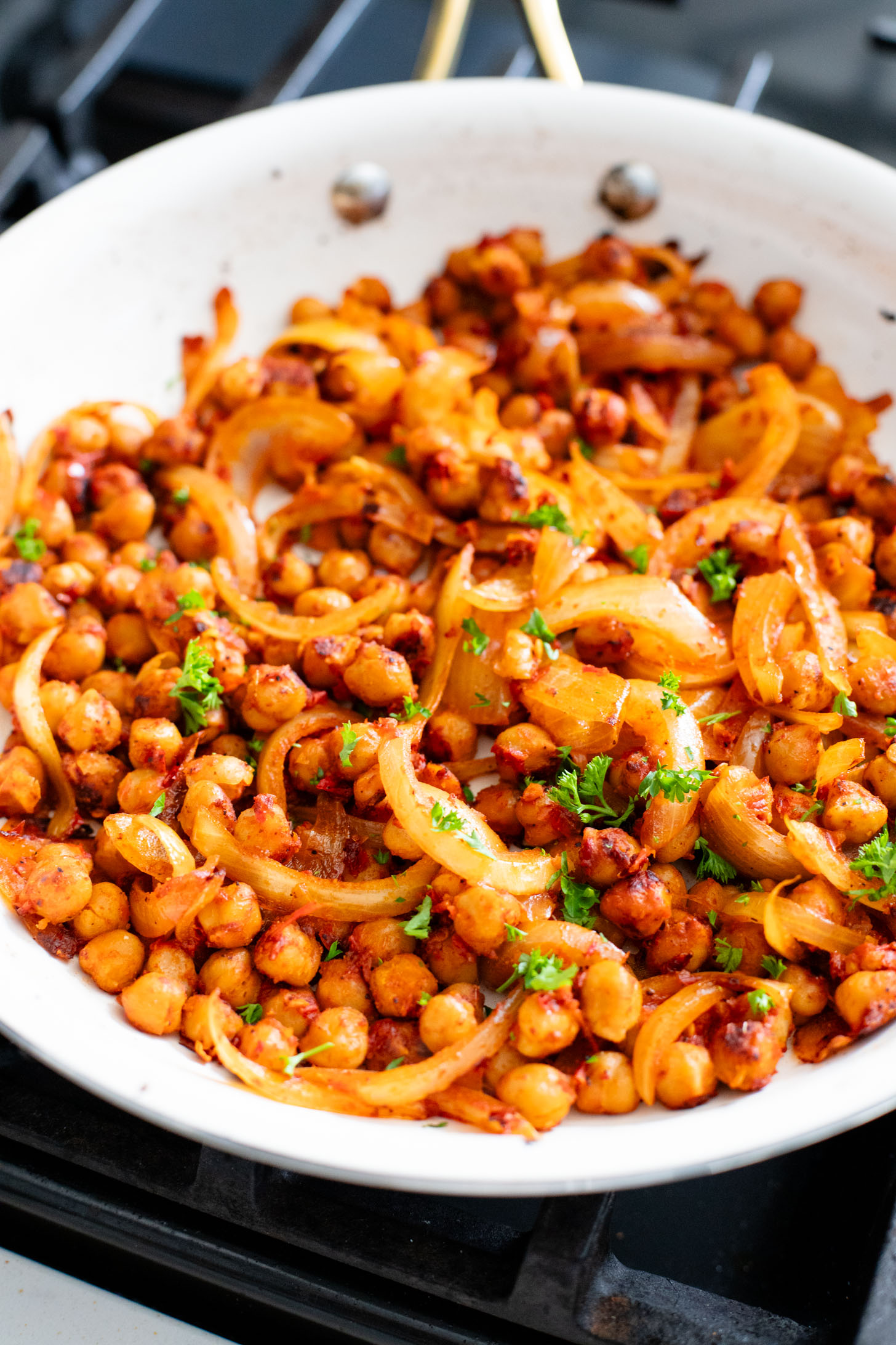 These Harissa Chickpea Pitas are layered with a lemon vegan feta sauce and crispy chickpeas cooked in a delicious harissa sauce | ThisSavoryVegan.com #pitasandwich #easyveganlunch #lunchideas