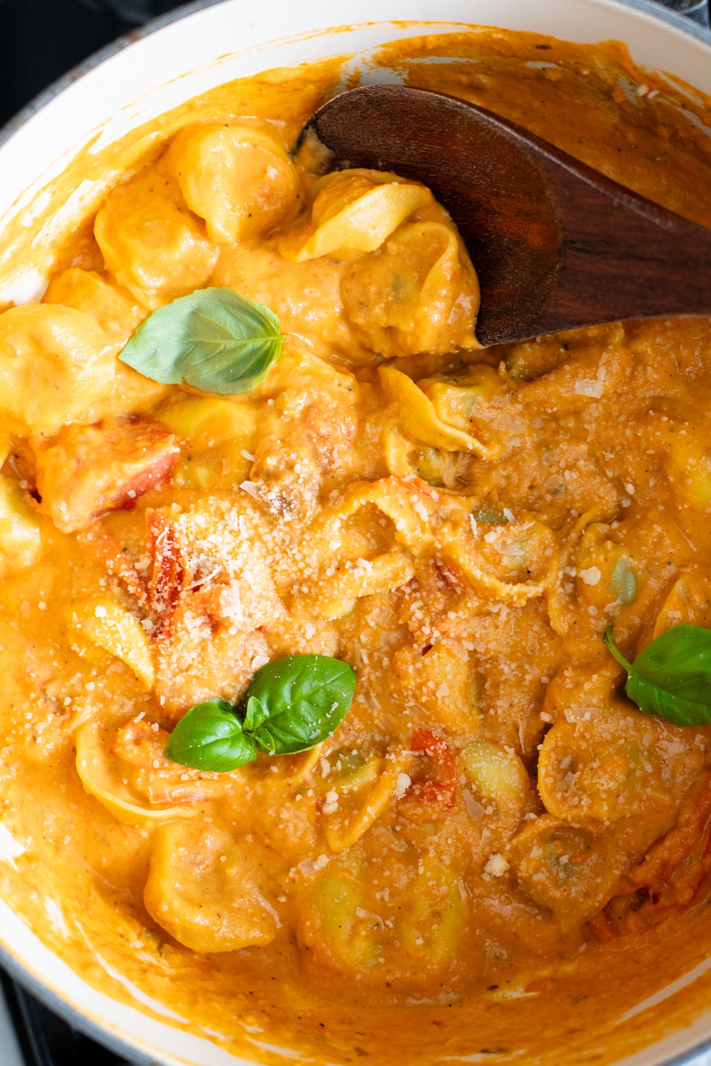 This Roasted Tomato Ricotta Tortellini is made with pre-made vegan tortellini and a simple & creamy tomato sauce! Perfect for date night | ThisSavoryVegan.com #thissavoryvegan #vegantortellini #valentinesdayrecipes