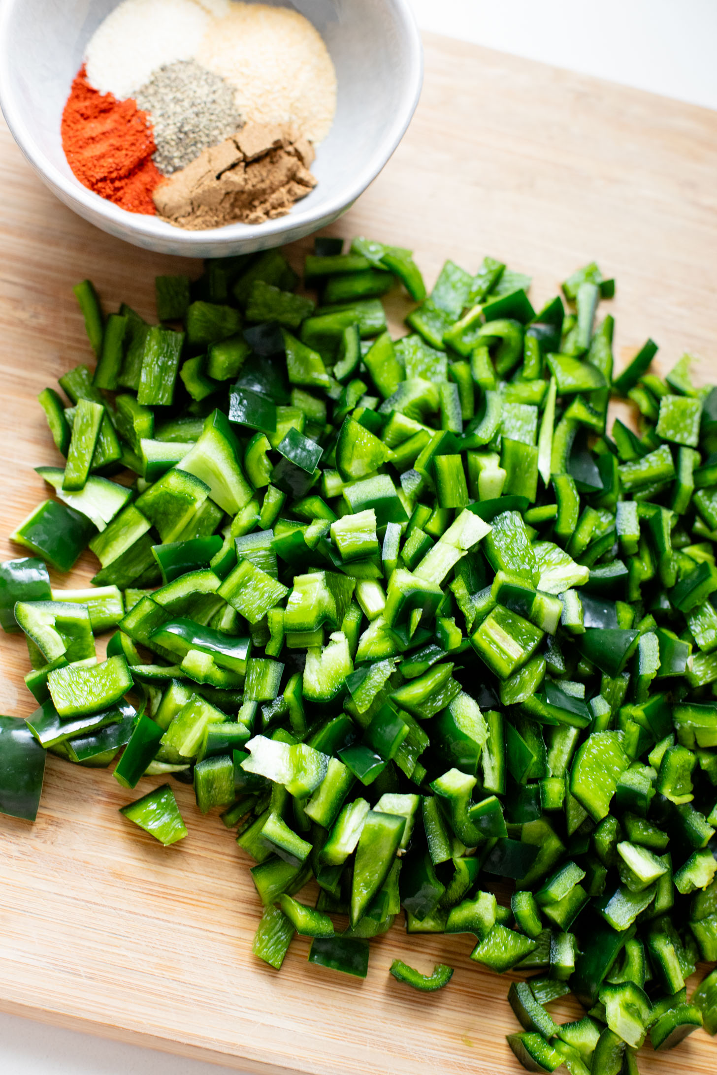 This simple, one-pot White Chickpea Chili is creamy & delicious. The perfect bowl of coziness to serve up on a cold day - don't forget the tortillas chips | ThisSavoryVegan.com #thissavoryvegan #veganchili #chickpearecipes