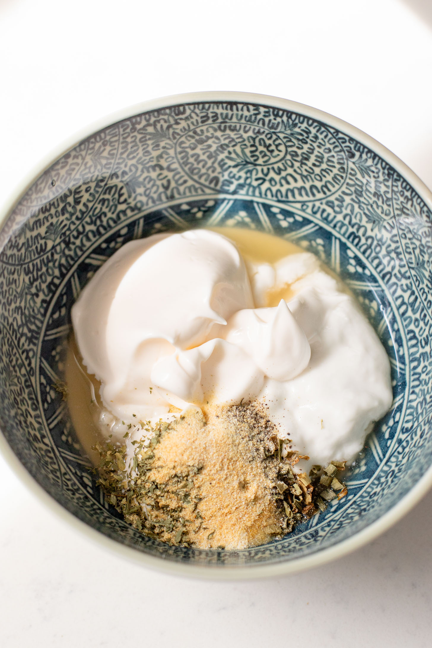 Loaded with crispy buffalo tempeh, vegan ranch and all the crunchy veggies, this Buffalo Tempeh Salad is a healthy, simple and delicious vegan salad | ThisSavoryVegan.com