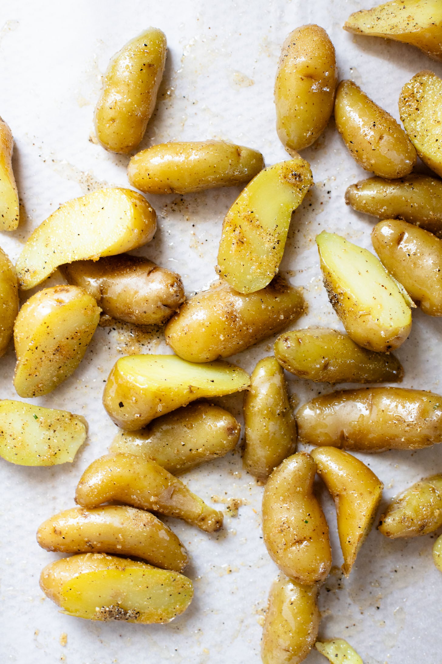 This Fingerling Potato & Lentil Salad is layered with crunchy kale, roasted potatoes, chilled lentils, avocado & a lemon chive dressing | ThisSavoryVegan.com
