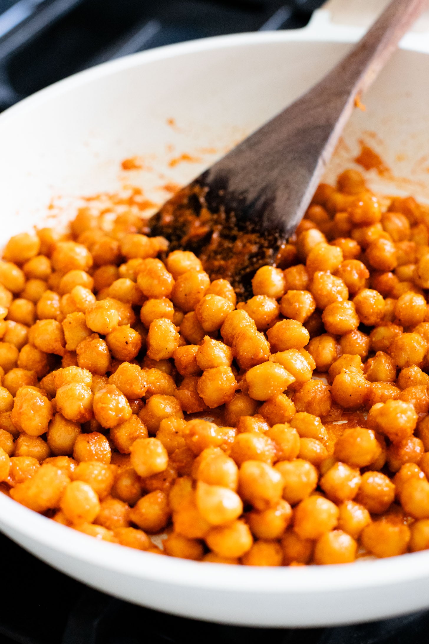 These Buffalo Chickpea Ranch Wraps are the perfect vegan lunch on the go! Buffalo chickpeas, vegan ranch & veggies wrapped in a tortilla | ThisSavoryVegan.com
