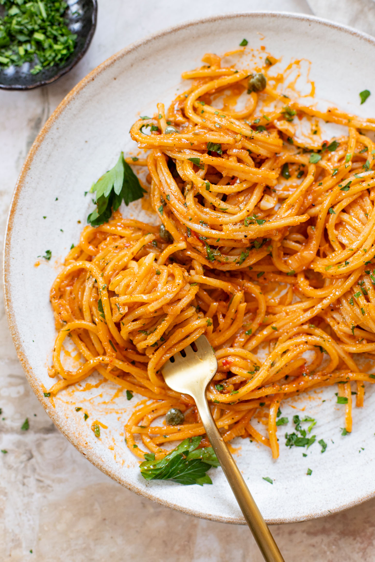 This Caramelized Shallot Pasta is creamy and delicious. Shallots are cooked down until soft and then transformed into a creamy vegan tomato sauce | ThisSavoryVegan.com