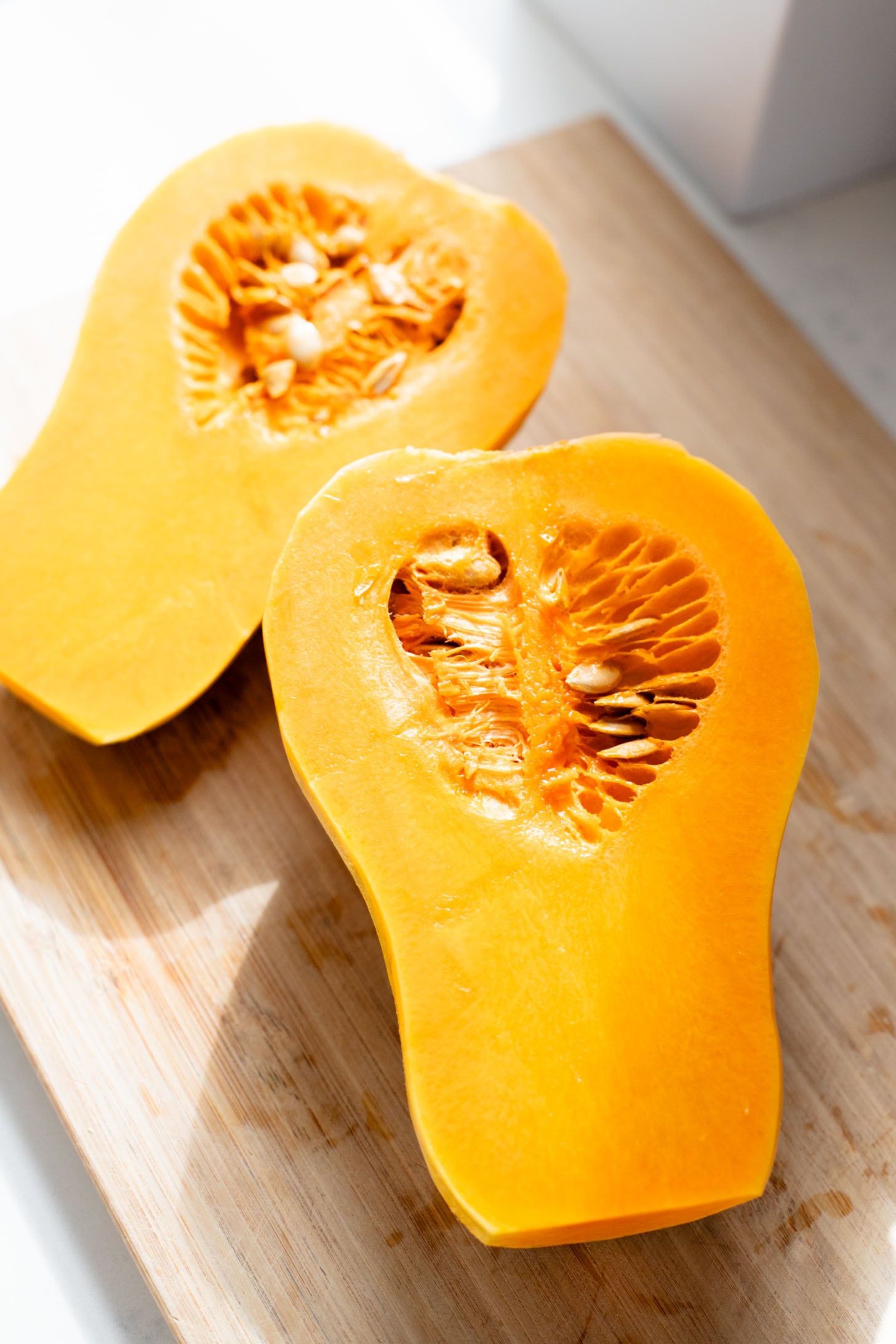 This Chipotle Butternut Squash Quinoa Salad is the perfect fall meal. Roasted squash, tender quinoa, black beans, kale & a chipotle dressing | ThisSavoryVegan.com