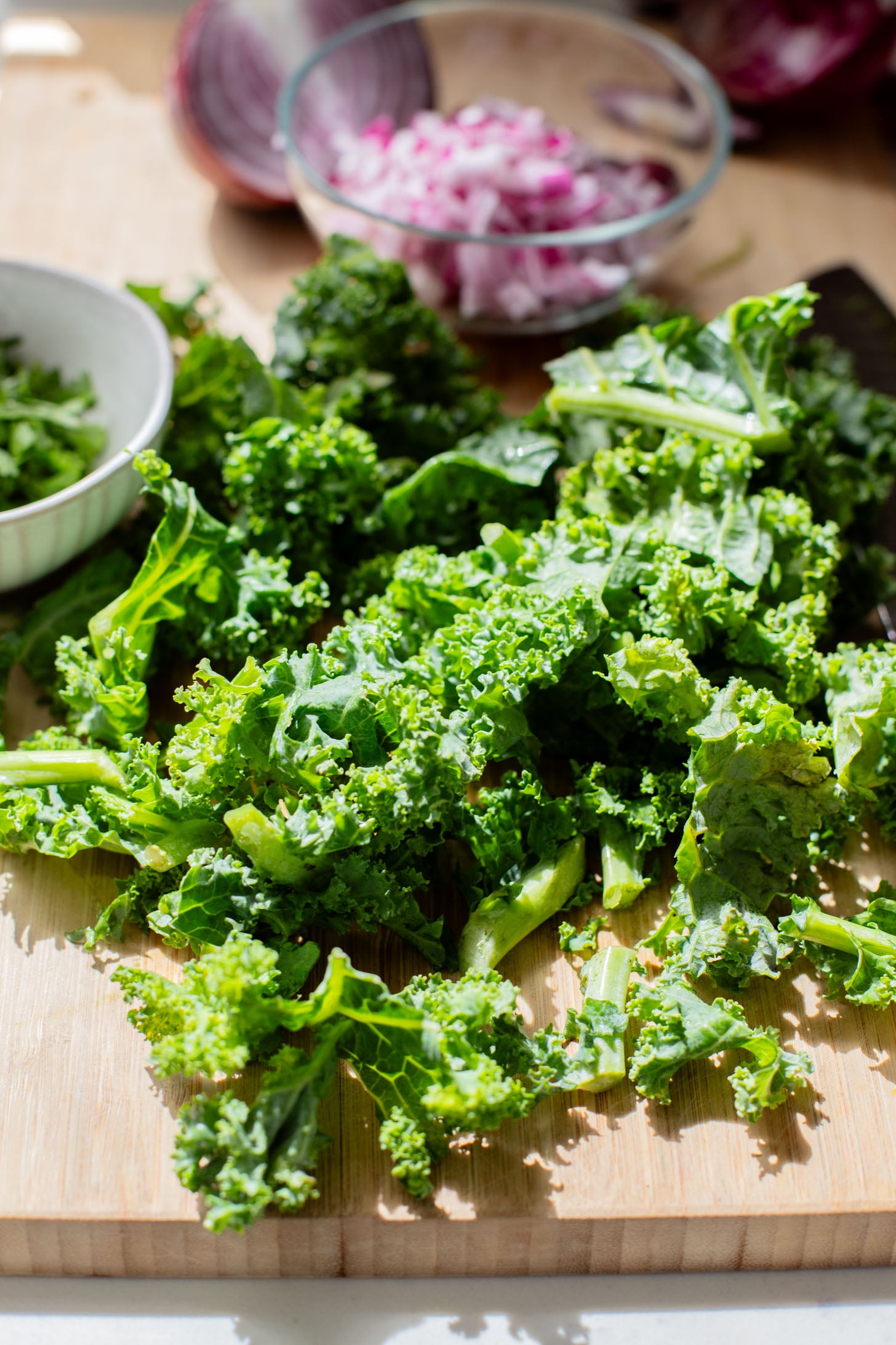 This Chipotle Butternut Squash Quinoa Salad is the perfect fall meal. Roasted squash, tender quinoa, black beans, kale & a chipotle dressing | ThisSavoryVegan.com