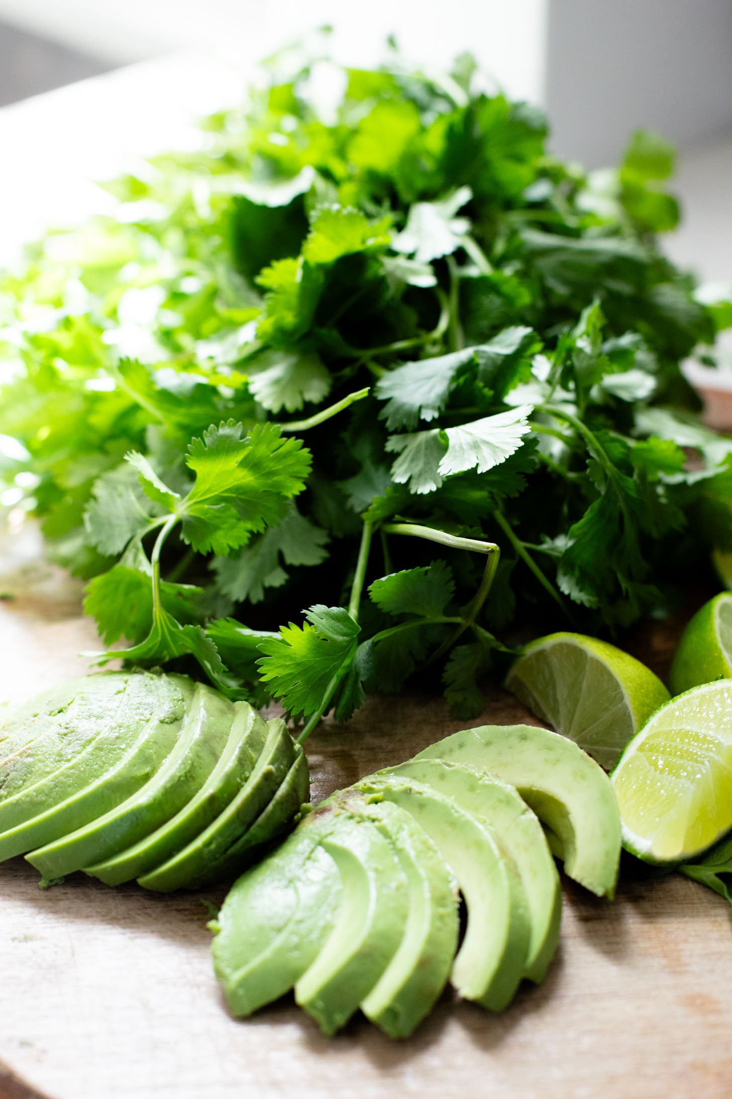 Cozy, comforting & healthy, this Lentil & Rice Enchilada Chili is the perfect one-pot vegan dinner! Perfect for meal prepped lunches | ThisSavoryVegan.com
