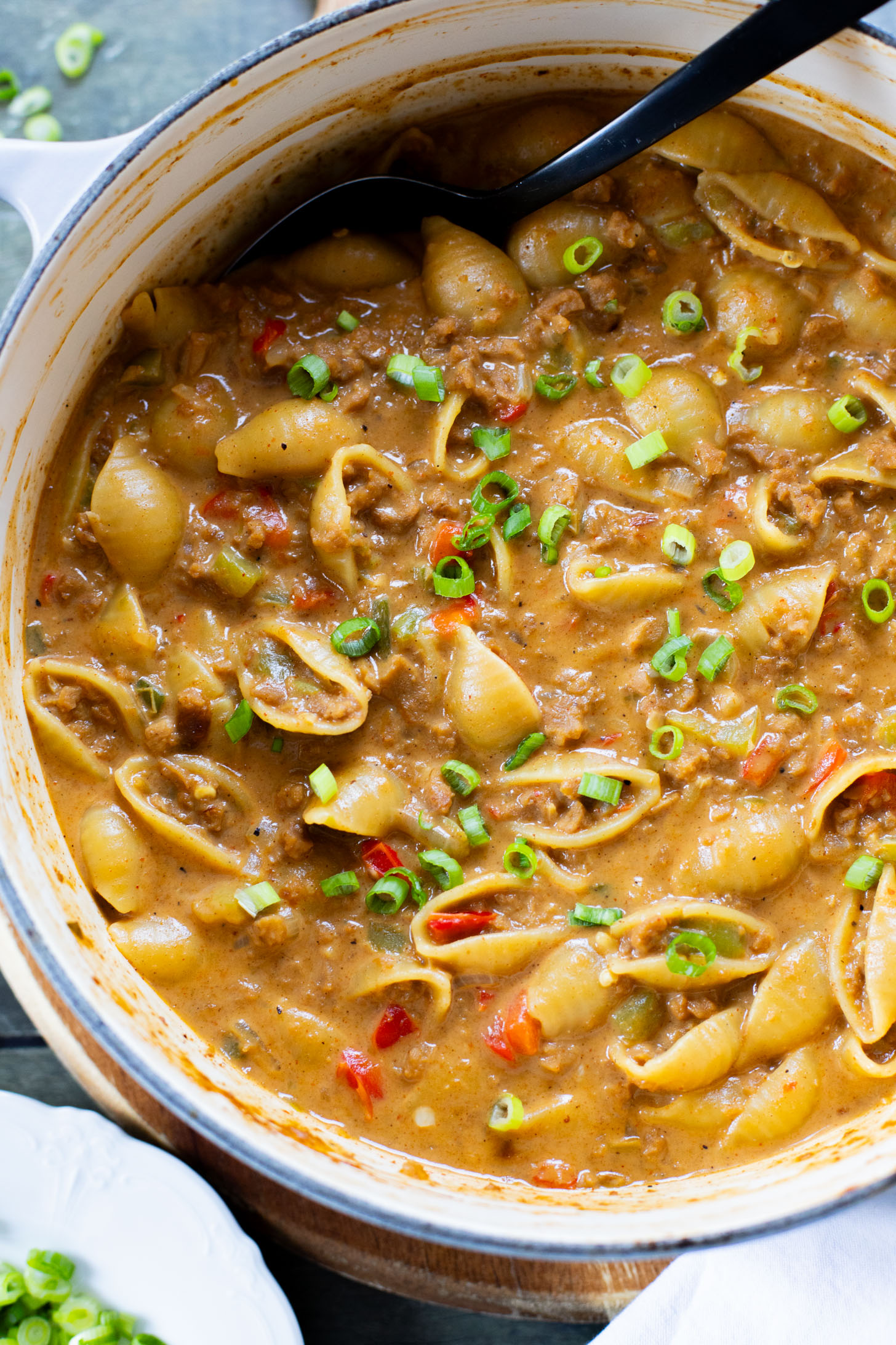 This Vegan Cajun Hamburger Helper is the perfect one-pot weeknight dinner! Simple ingredients, ready in less than an hour & delish | ThisSavoryVegan.com