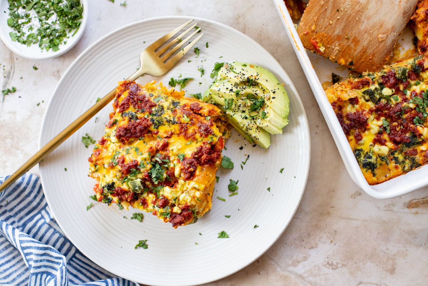 This Vegan Potato & Egg Breakfast Casserole is a simple & delicious vegan brunch idea! Also great for meal prepped breakfast | ThisSavoryVegan.com