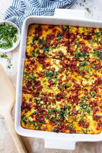 This Vegan Potato & Egg Breakfast Casserole is a simple & delicious vegan brunch idea! Also great for meal prepped breakfast | ThisSavoryVegan.com