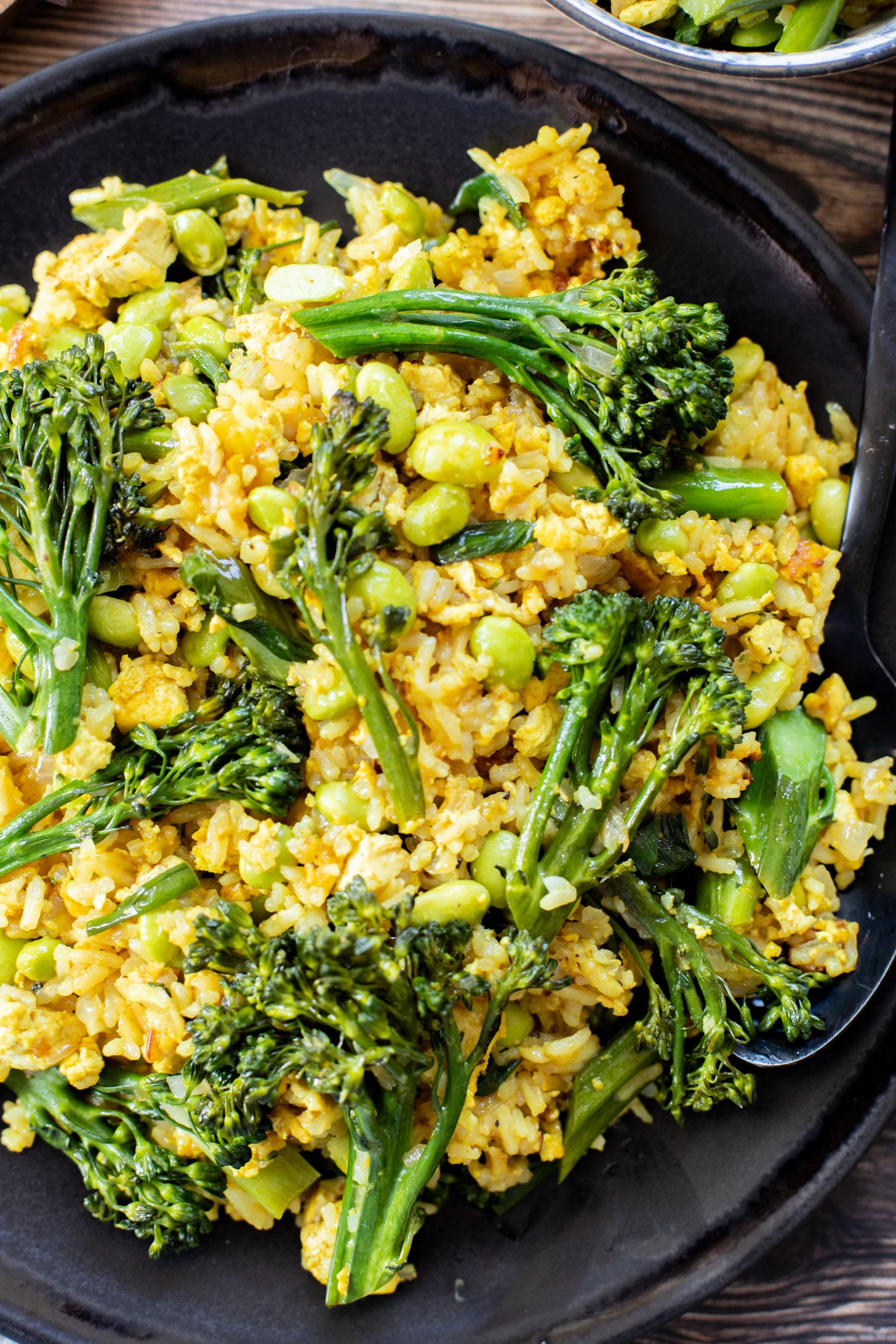 This Simple Broccoli Fried Rice is a protein-packed & delicious one-pot vegan dinner filled with tofu, edamame and broccolini | ThisSavoryVegan.com