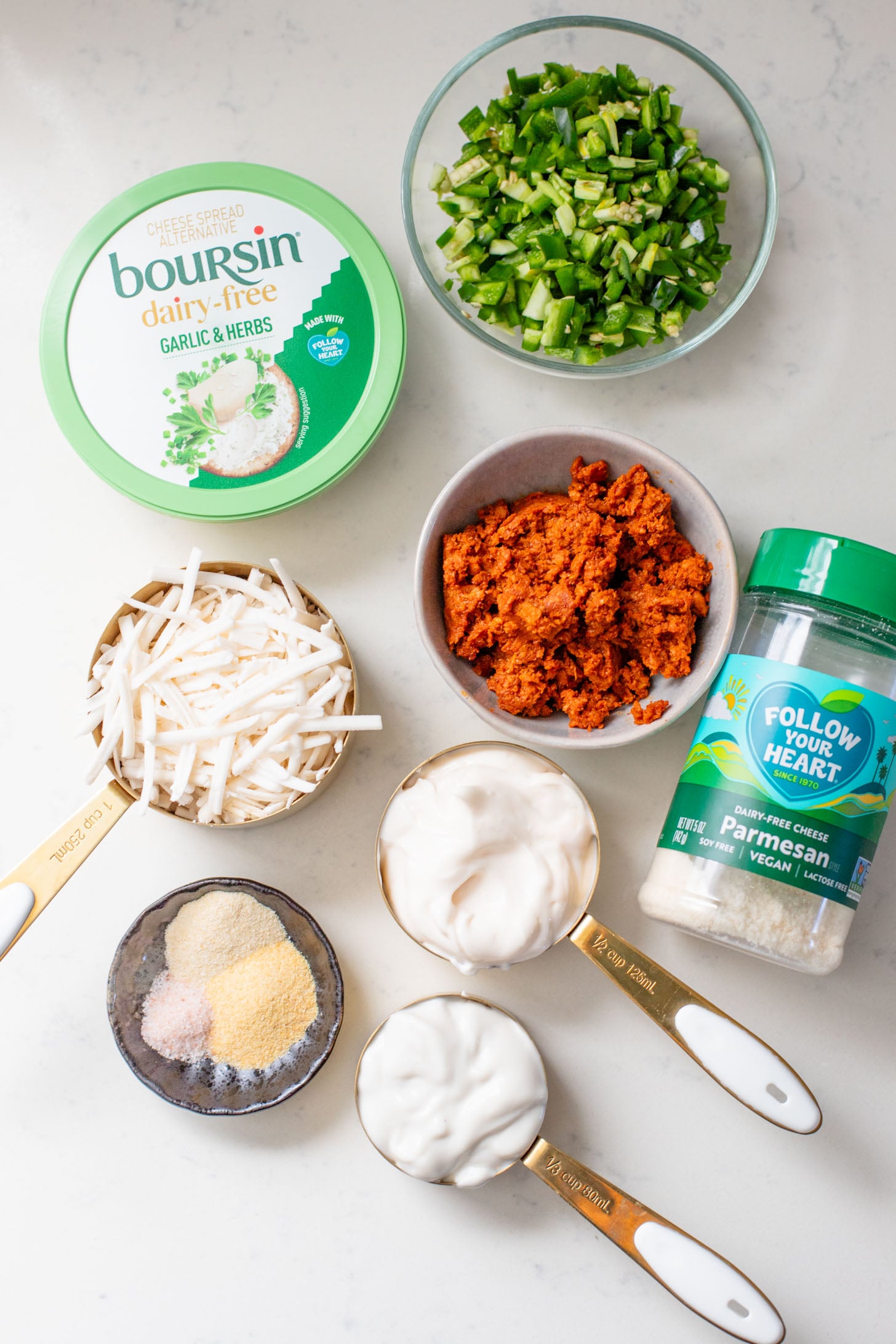This Vegan Jalapeño Popper Dip is a dairy-free take on a classic game day snack! Perfectly creamy with a hint of spice from soy chorizo | ThisSavoryVegan.com
