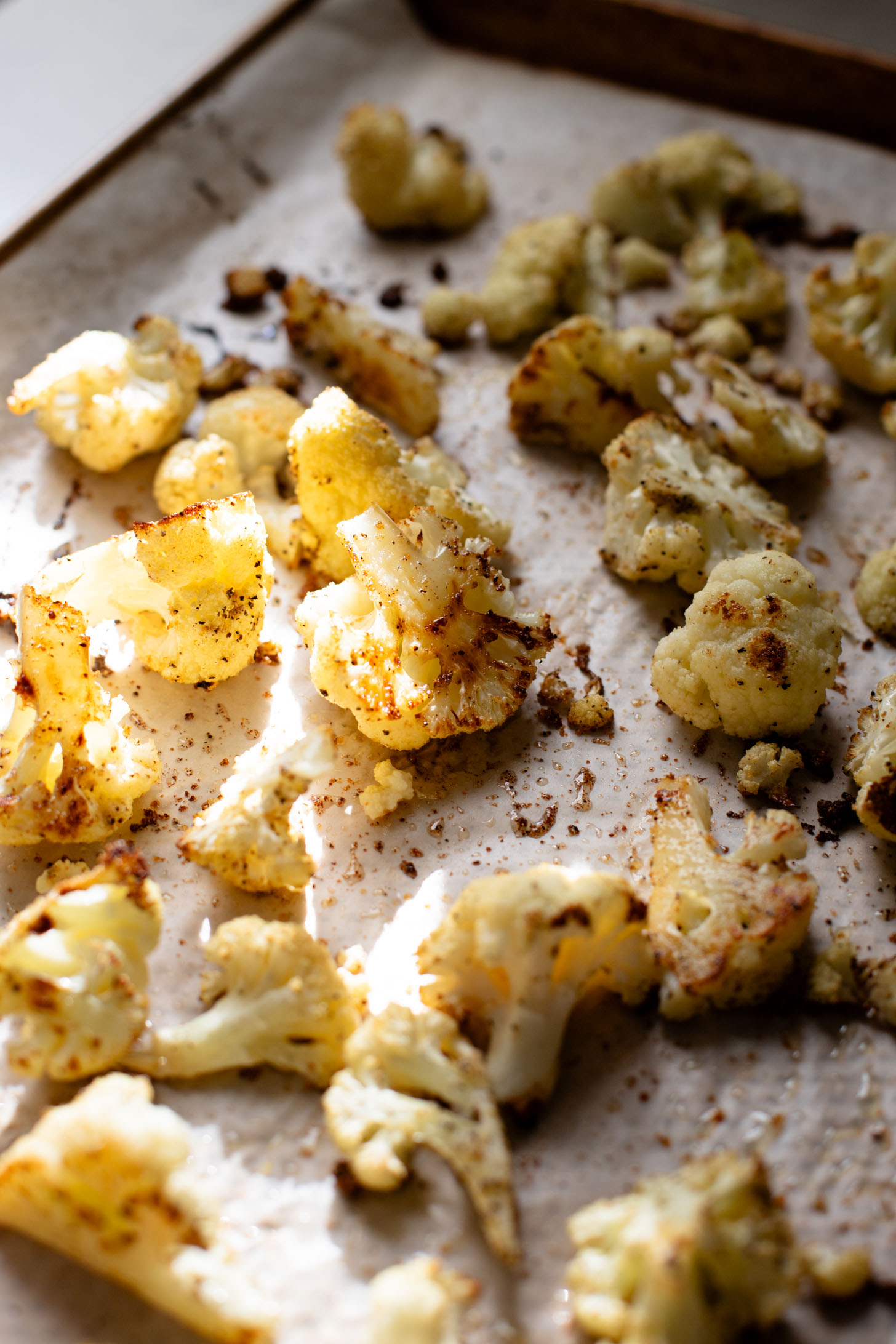 This Vegan Cheesy Cauliflower Bake is the perfect holiday side dish - and a sneaky way to get kids to eat veggies! Creamy, dairy-free & delish | ThisSavoryVegan.com
