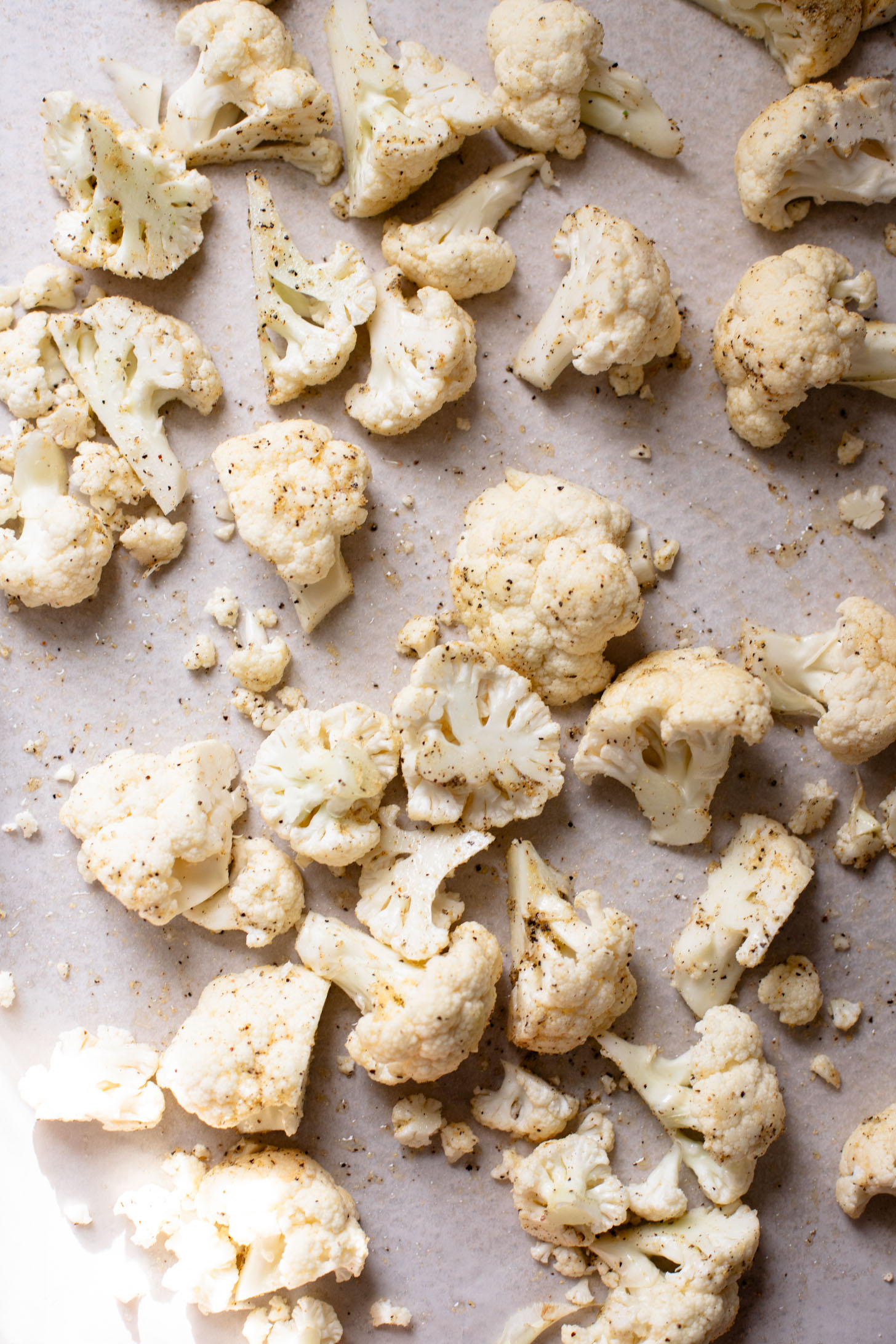 This Vegan Cheesy Cauliflower Bake is the perfect holiday side dish - and a sneaky way to get kids to eat veggies! Creamy, dairy-free & delish | ThisSavoryVegan.com