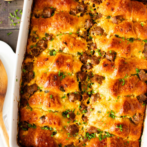 This Crescent Roll Breakfast Casserole is made with vegan eggs & vegan sausage. Perfect vegan breakfast casserole to serve a crowd | ThisSavoryVegan.com