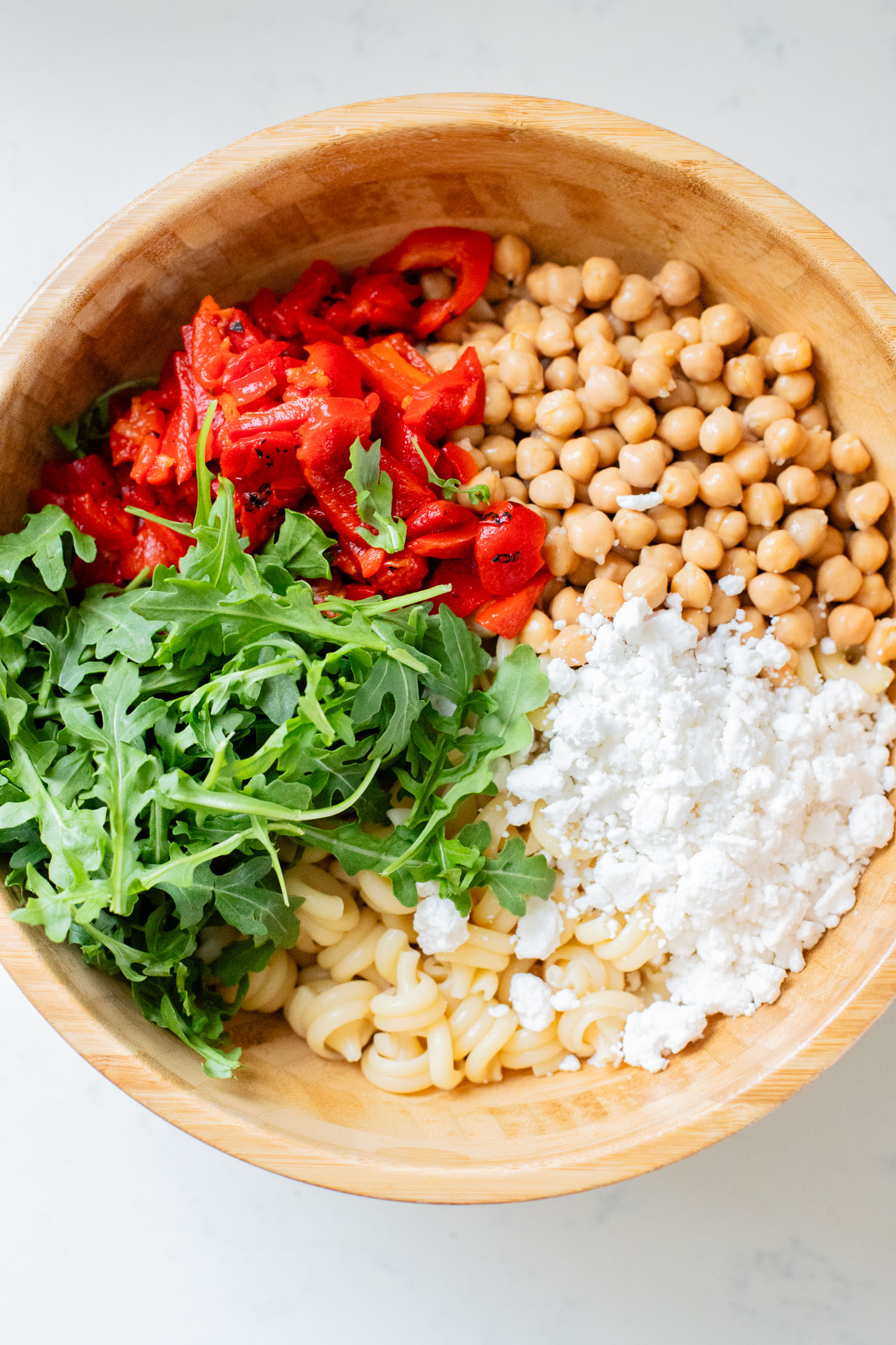 Herby, simple and delicious, this Chimichurri Pasta Salad is a must make for the warmer months! Ready in 30 minutes and perfect for a BBQ | ThisSavoryVegan.com