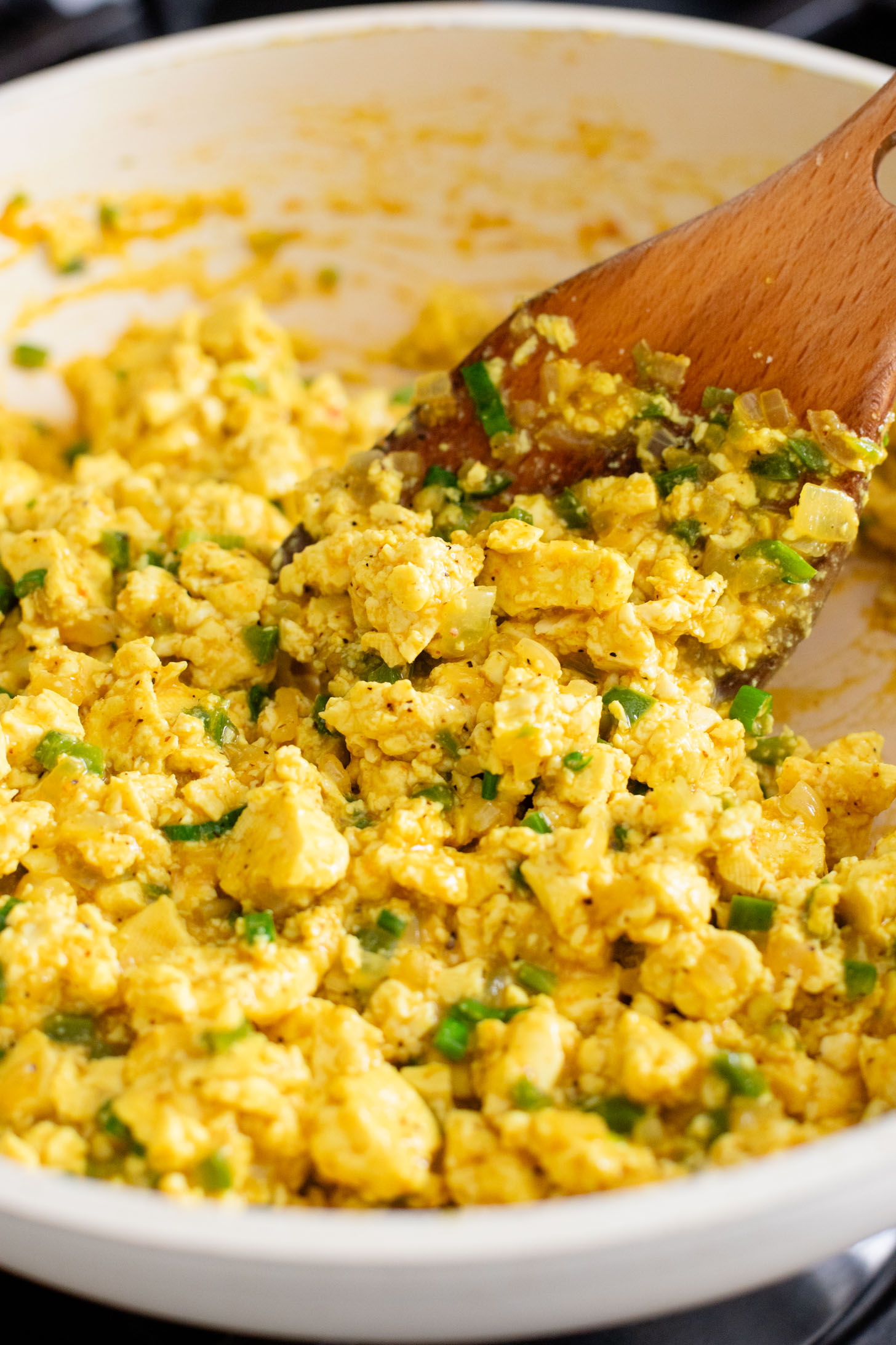These Tofu Scramble Breakfast Sandwiches are perfect for a weekend brunch at home. This is the best vegan breakfast bagel | ThisSavoryVegan.com