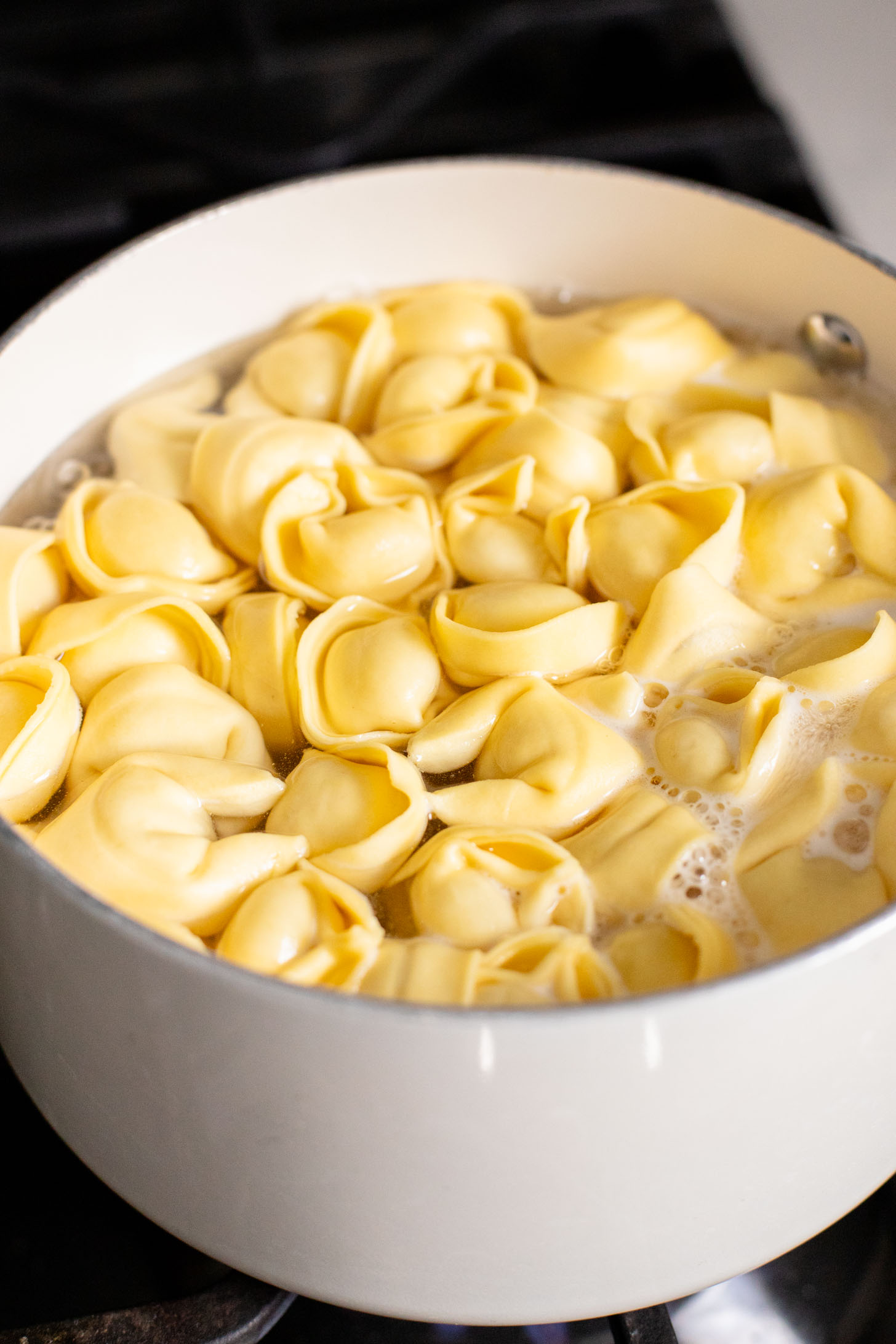 This Easy Vegan Tortellini & Sausage is the perfect weeknight dinner! Ready in less than 30 minutes and perfect for a family | ThisSavoryVegan.com