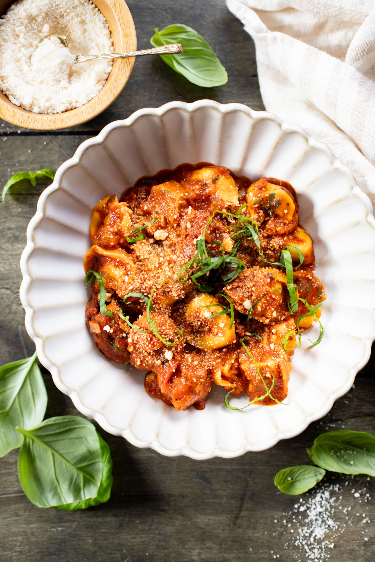This Easy Vegan Tortellini & Sausage is the perfect weeknight dinner! Ready in less than 30 minutes and perfect for a family | ThisSavoryVegan.com