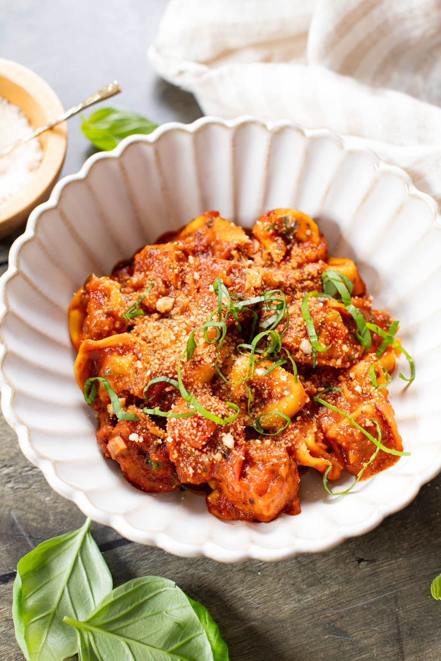 This Easy Vegan Tortellini & Sausage is the perfect weeknight dinner! Ready in less than 30 minutes and perfect for a family | ThisSavoryVegan.com
