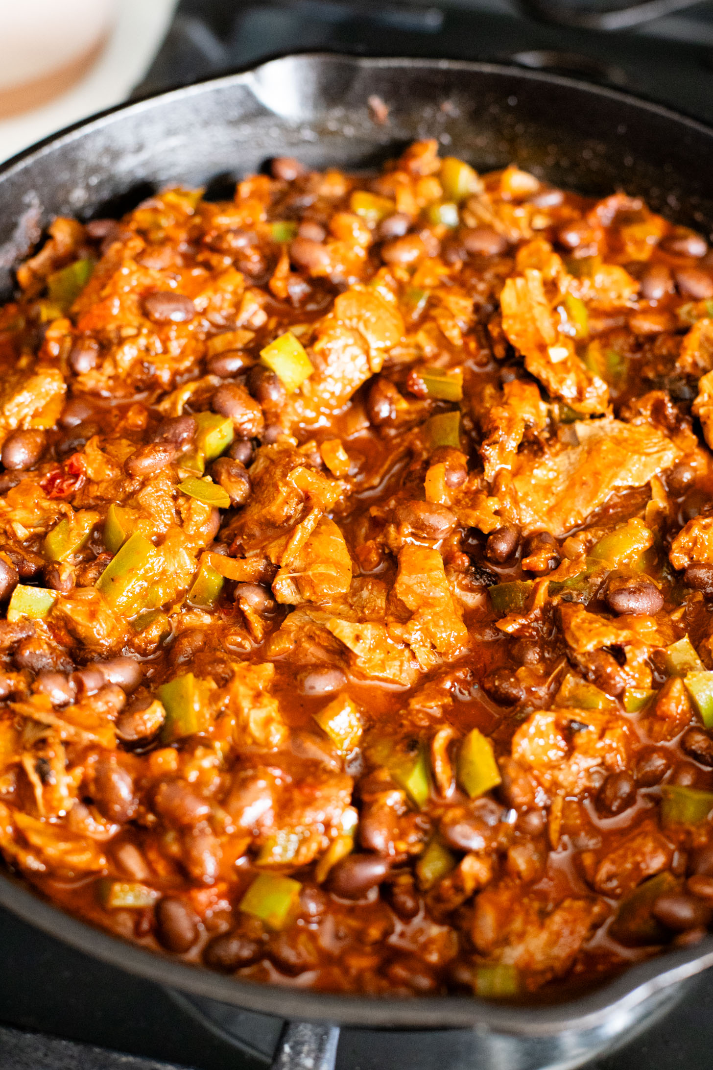 This Vegan Steak Enchilada Skillet is a quick weeknight dinner that everyone will love. Smoky, cheesy and packed with protein | ThisSavoryVegan.com