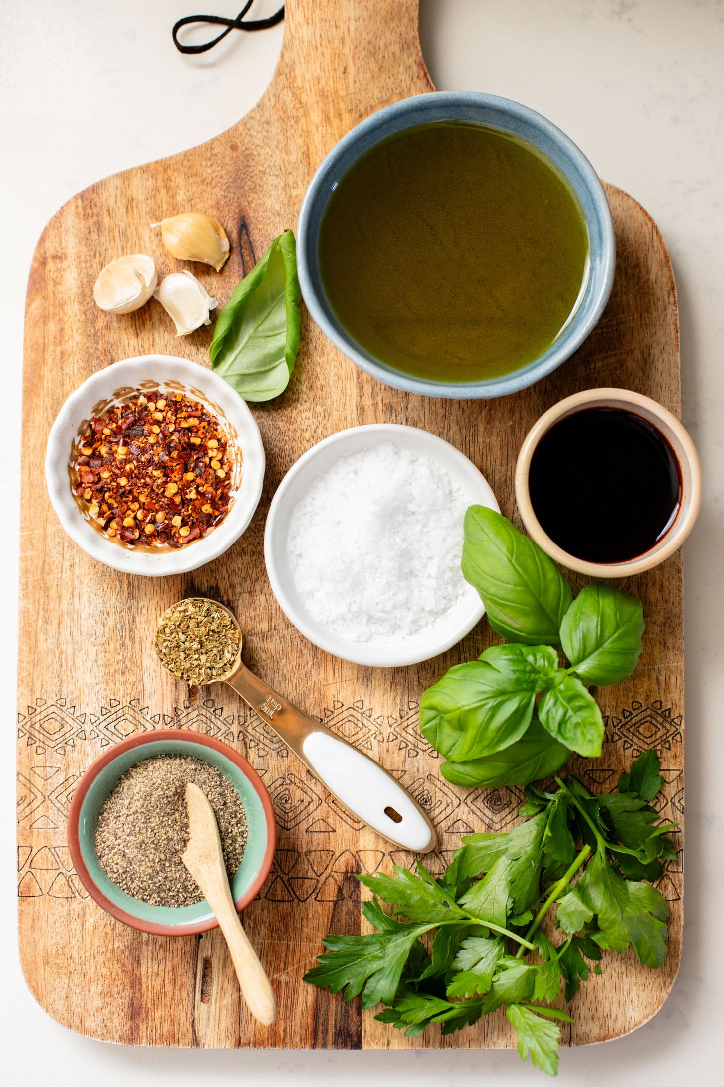 There is nothing better than enjoying some Bread Dipping Oil with some warm bread. Ready in 5 minutes and super delicious | ThisSavoryVegan.com