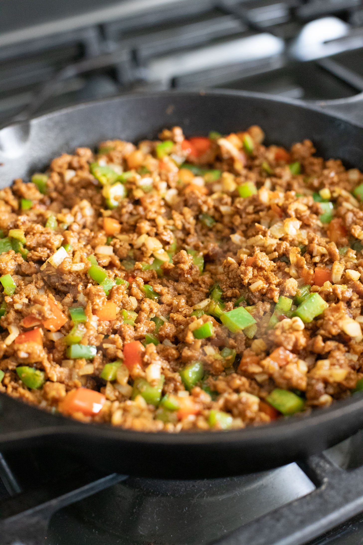 This Taco Tater Tot Casserole is a family dinner that everyone will love! It is quick, easy, meat-free and dairy-free. And, of course, super tasty | ThisSavoryVegan.com