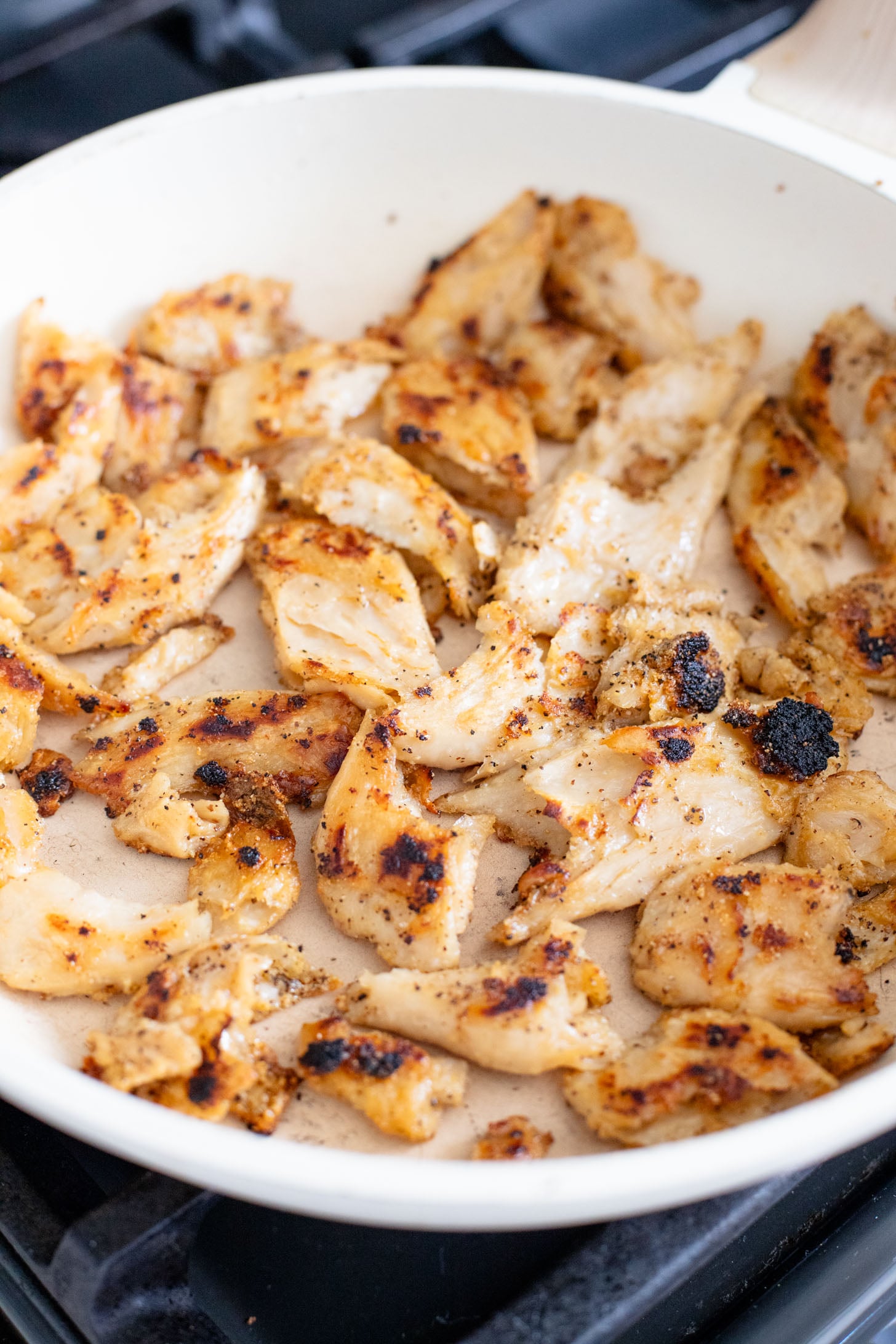 These Vegan Chicken Caesar Wraps are the best way to eat your favorite Caesar salad on-the-go! Delicious flavors and dairy-free | ThisSavoryVegan.com