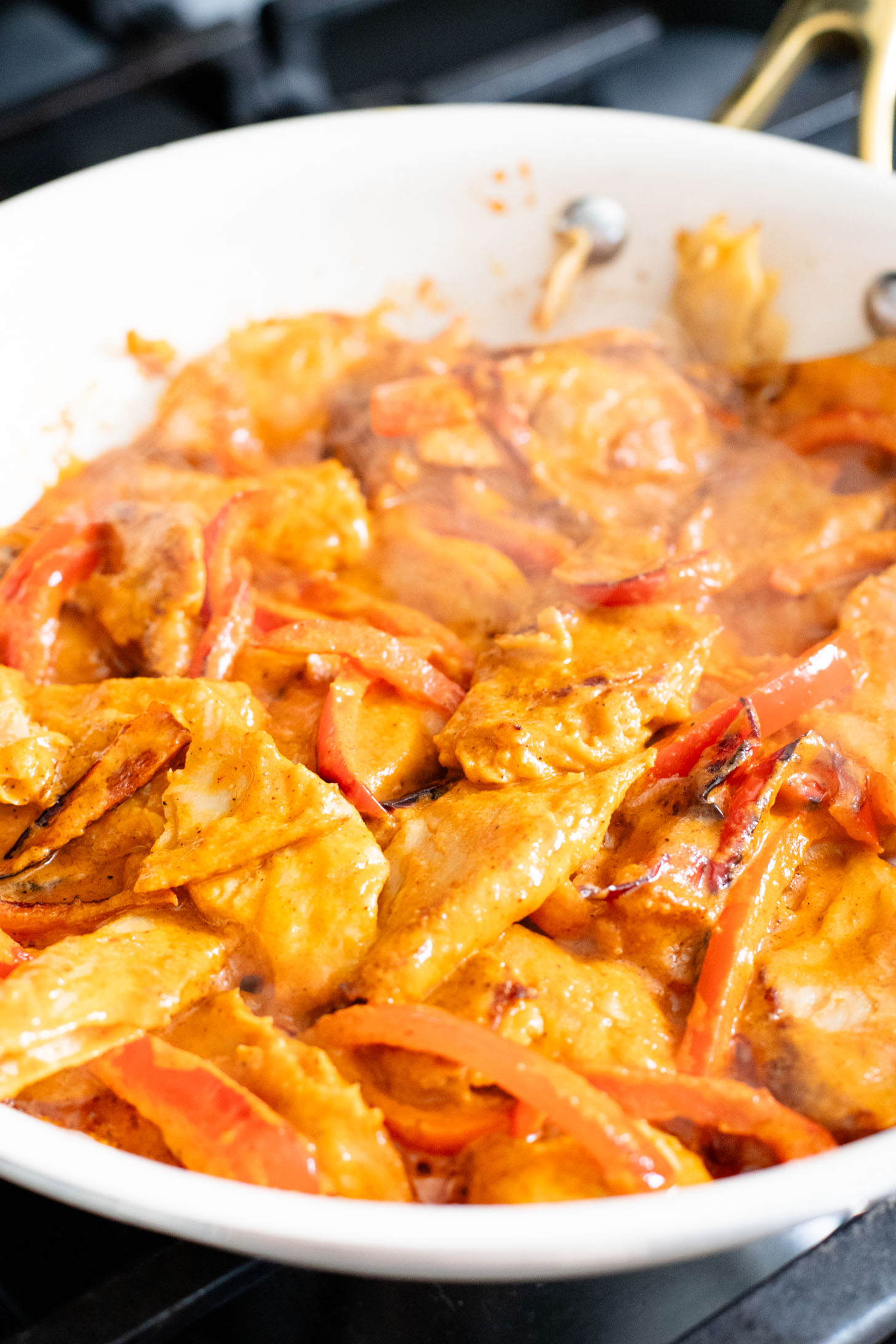 Skip going out to eat and make these Vegan Chipotle Chicken Pitas instead! Crispy vegan chicken with a lime aioli wrapped in a pita with veggies | ThisSavoryVegan.com