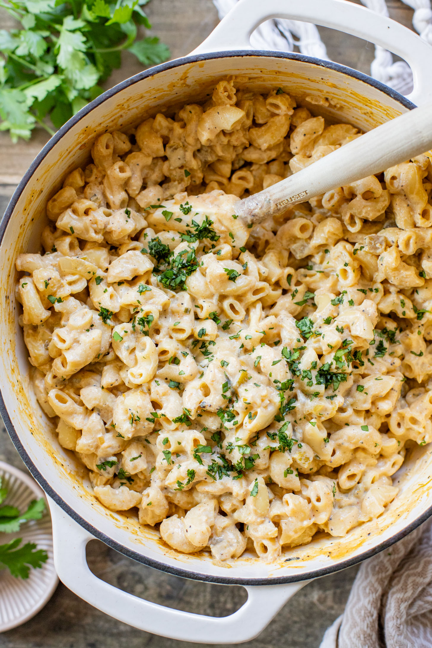 This Creamy Green Chile Macaroni is made in one pot and has some sneaky plant-based protein in the creamy vegan sauce | ThisSavoryVegan.com