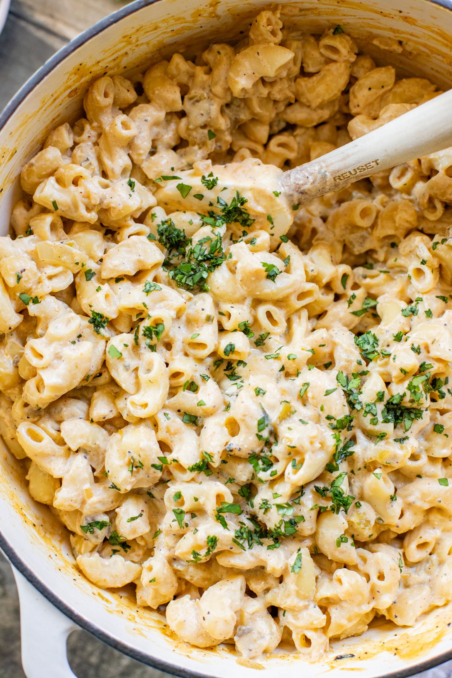 This Creamy Green Chile Macaroni is made in one pot and has some sneaky plant-based protein in the creamy vegan sauce | ThisSavoryVegan.com