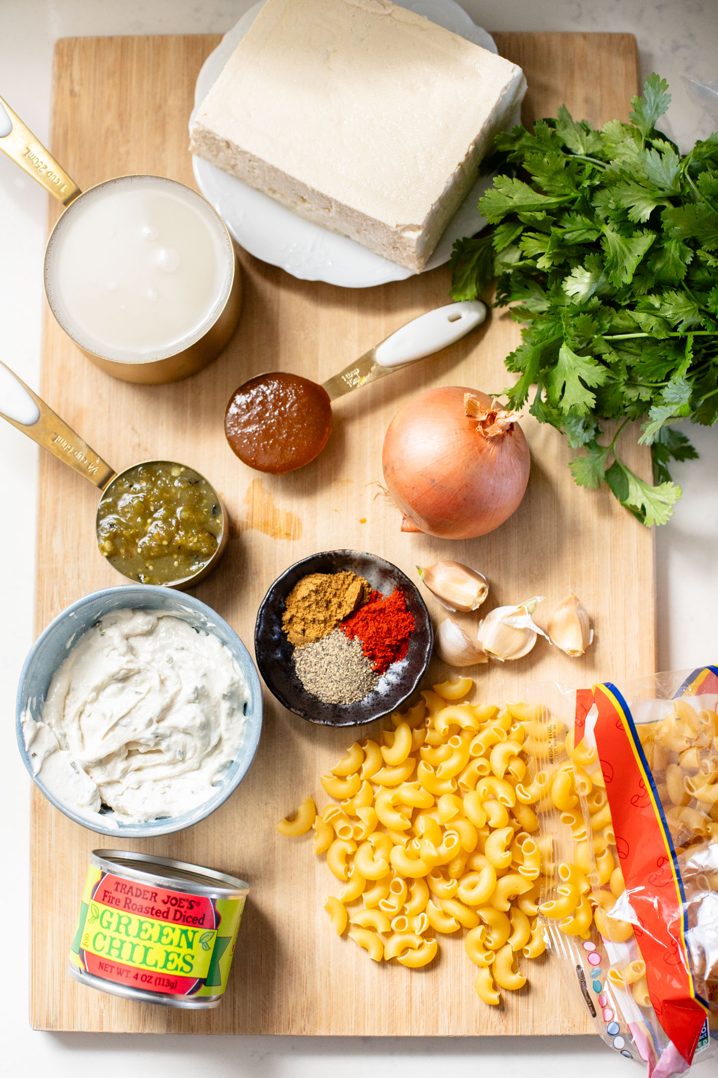 This Creamy Green Chile Macaroni is made in one pot and has some sneaky plant-based protein in the creamy vegan sauce | ThisSavoryVegan.com